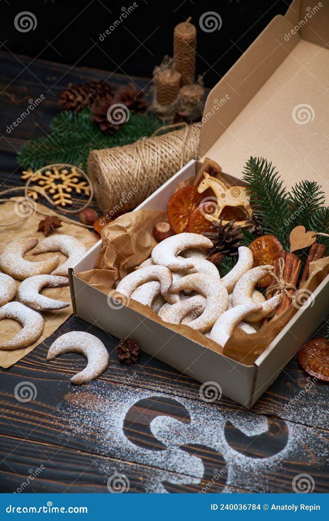 Gift Box Full of Traditional German or Austrian Vanillekipferl Vanilla ...