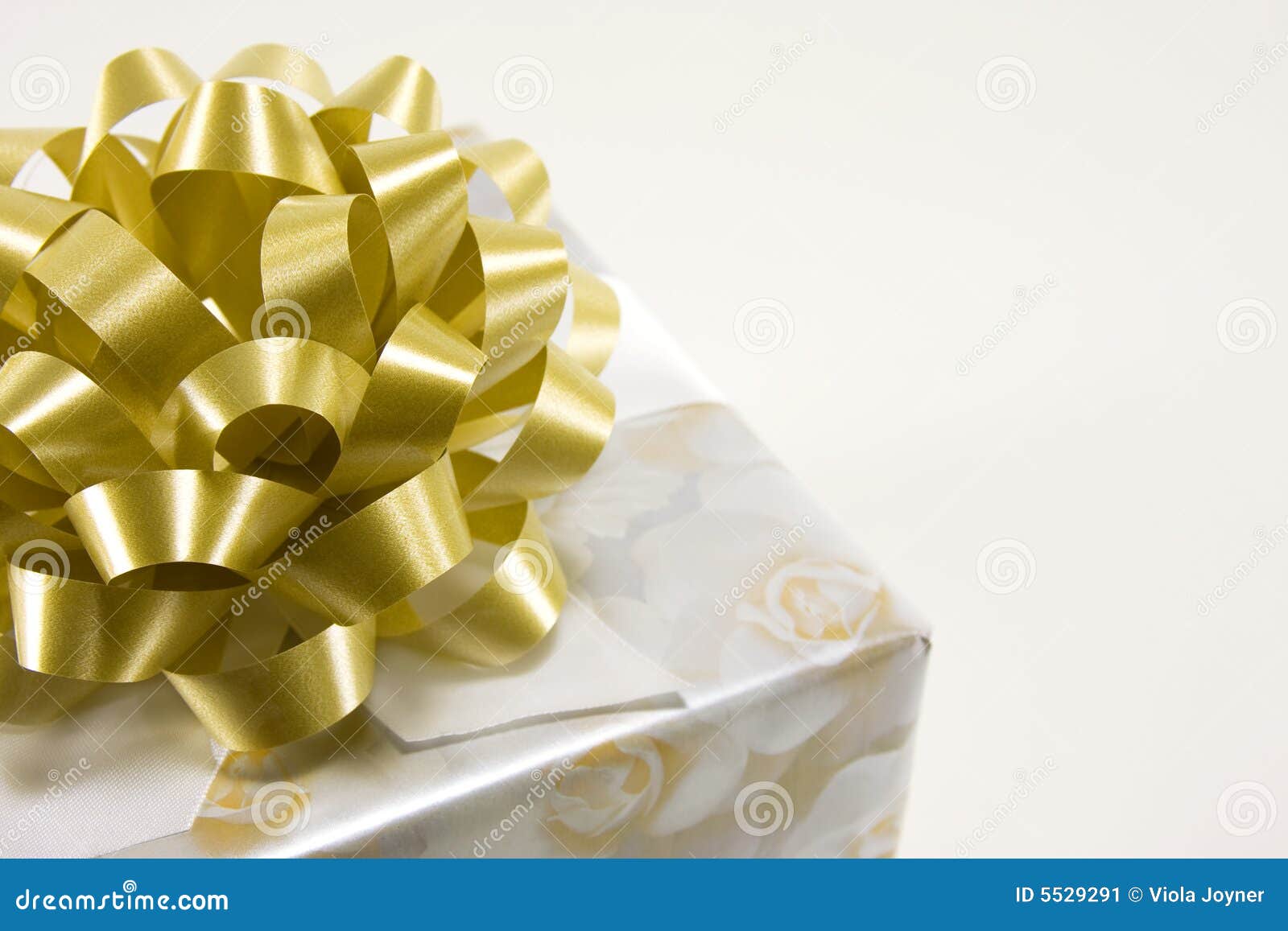 Gift Box with Gold Bow stock image. Image of white, ribbon 5529291