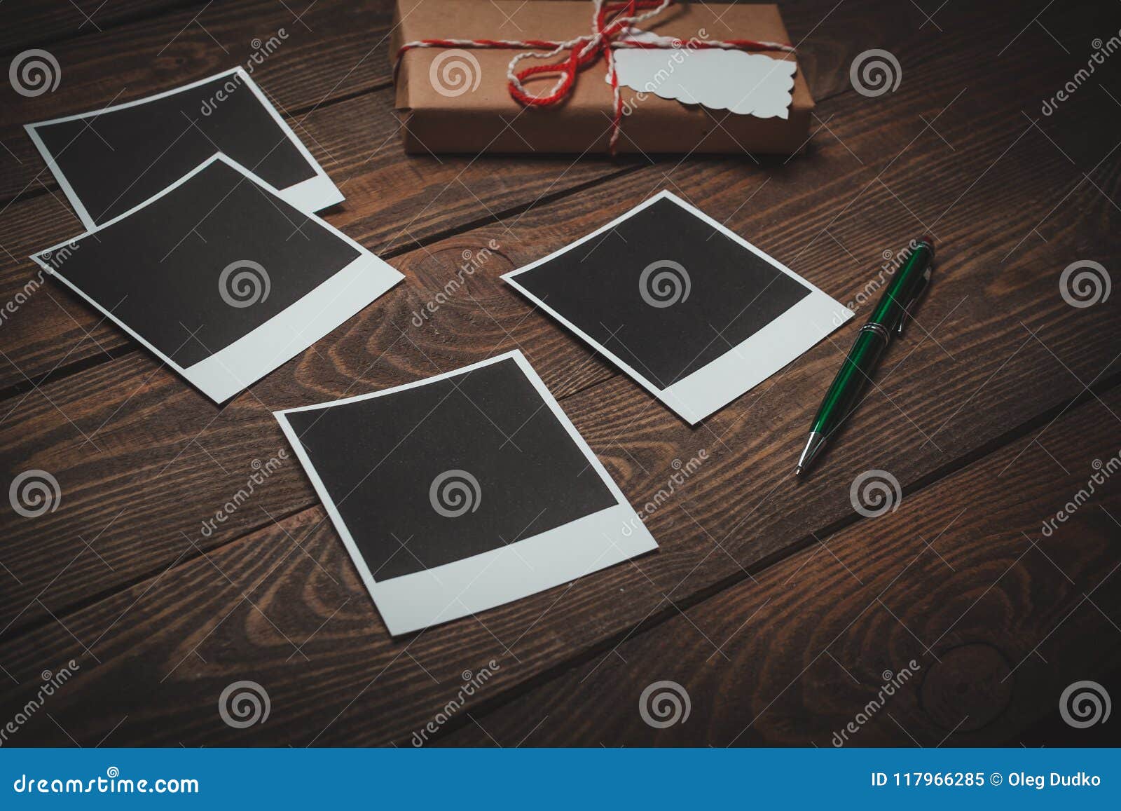 Gift stock image. Image of frame, vintage, blank, card 117966285