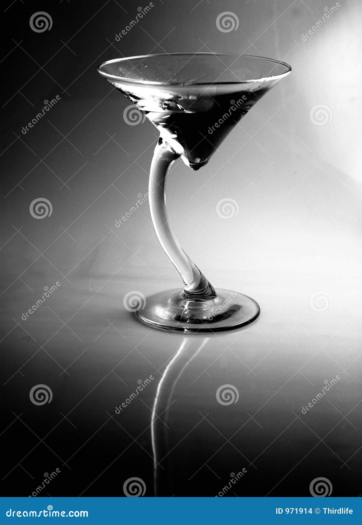 Gin in Bianco E Nero Martini Della Vodka, Appletini, O Fotografia Stock - Immagine salotto, bianco: 971914