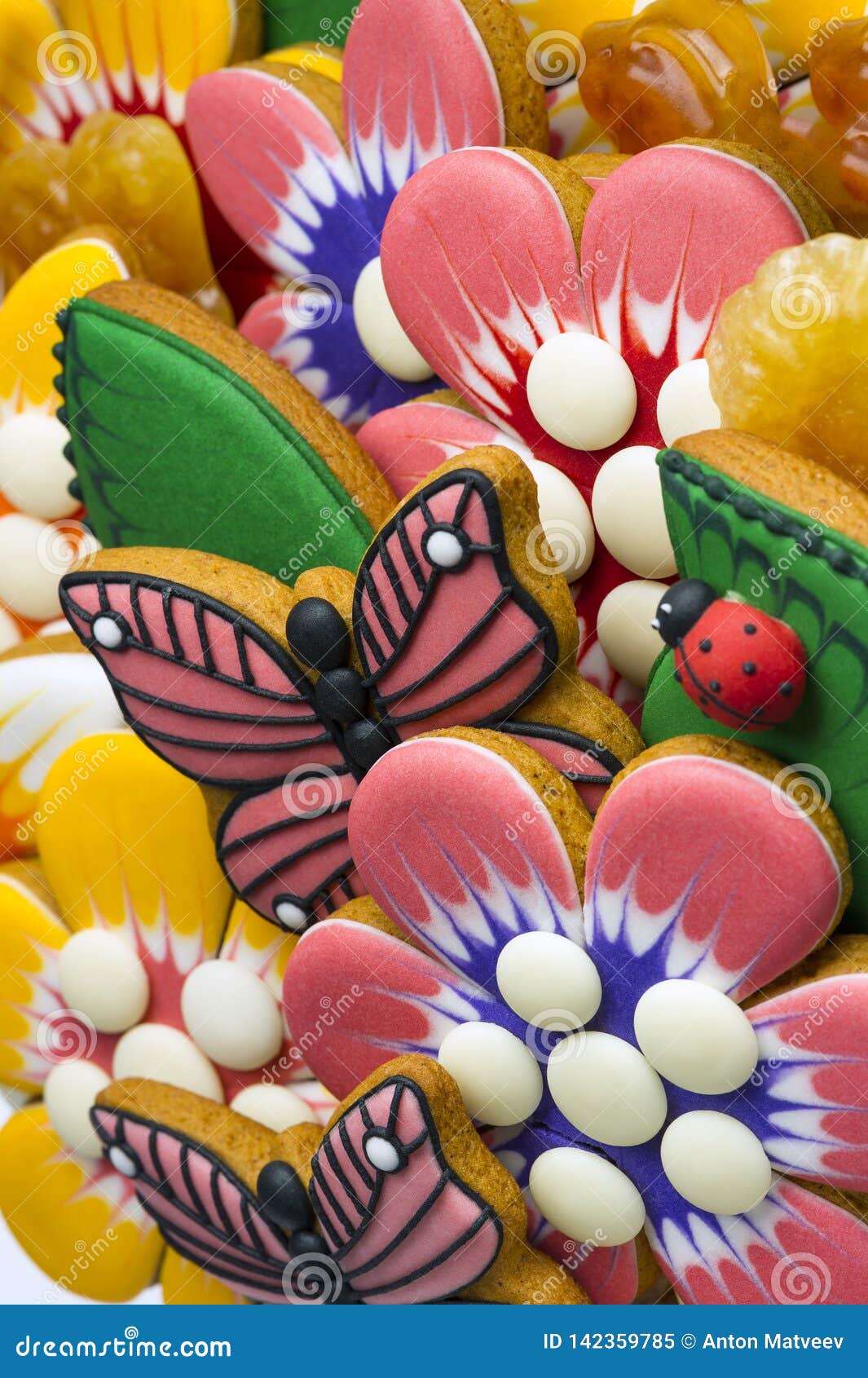 Gingerbread Cookies for Kids Stock Image - Image of biscuit, hanukkah