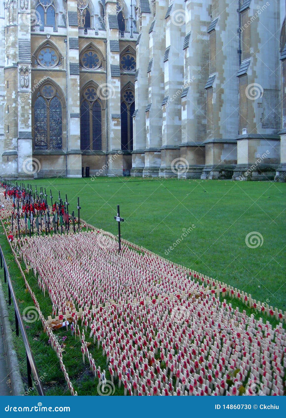 Giorno 3 di ricordo. LONDRA - 11 novembre 2008: Memoriale di anniversario di giorno novantesimo di ricordo all'Abbazia di Westminster l'11 novembre 2008, Londra.
