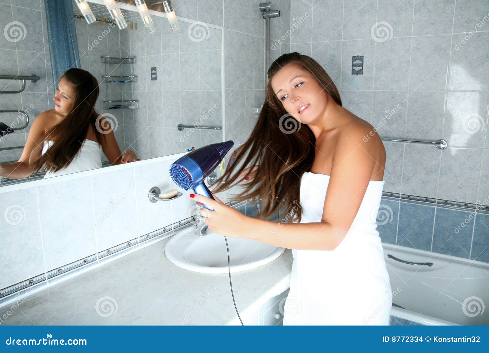 Girls In Bathroom Pics