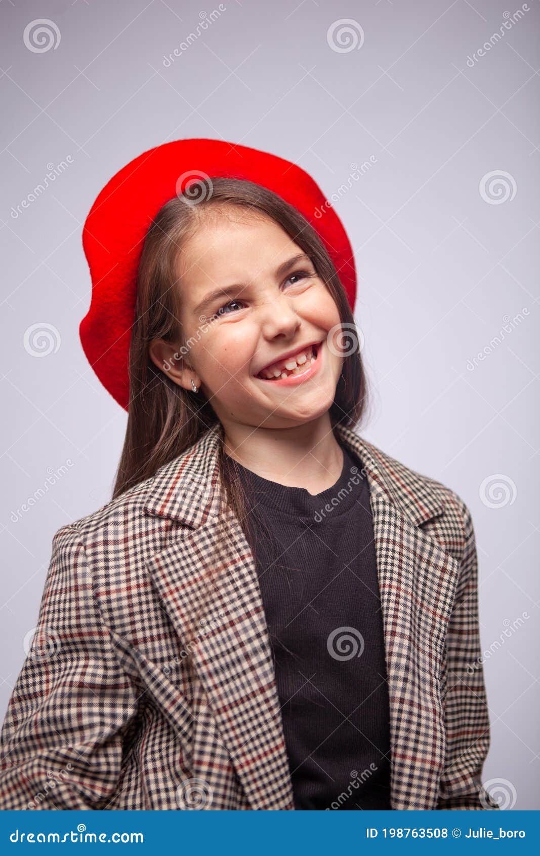 Girl In Beret With Apple Stock Photography 33918404