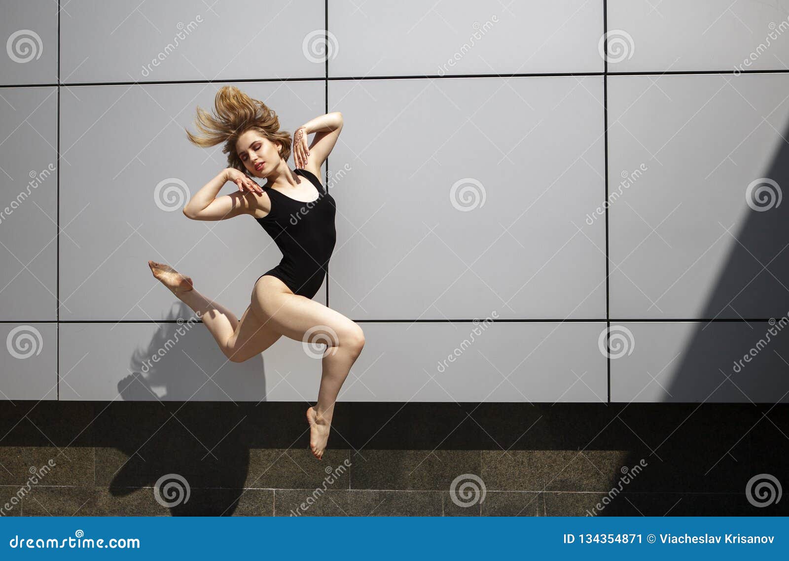 A Beautiful Girl Dancing In The City Stock Image Image Of Cau