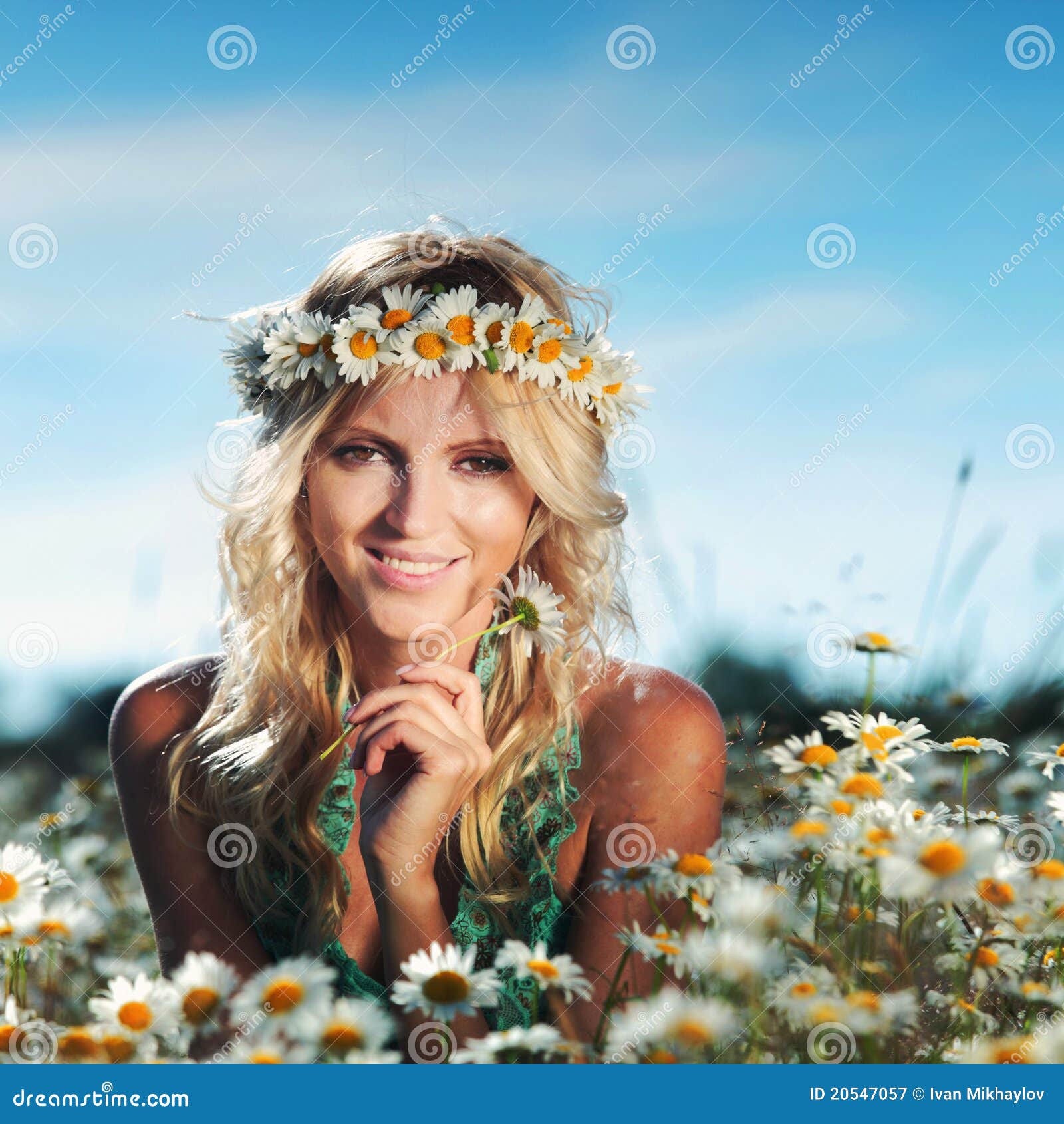 Girl on the Daisy Flowers Field Stock Image - Image of outdoor, adult ...