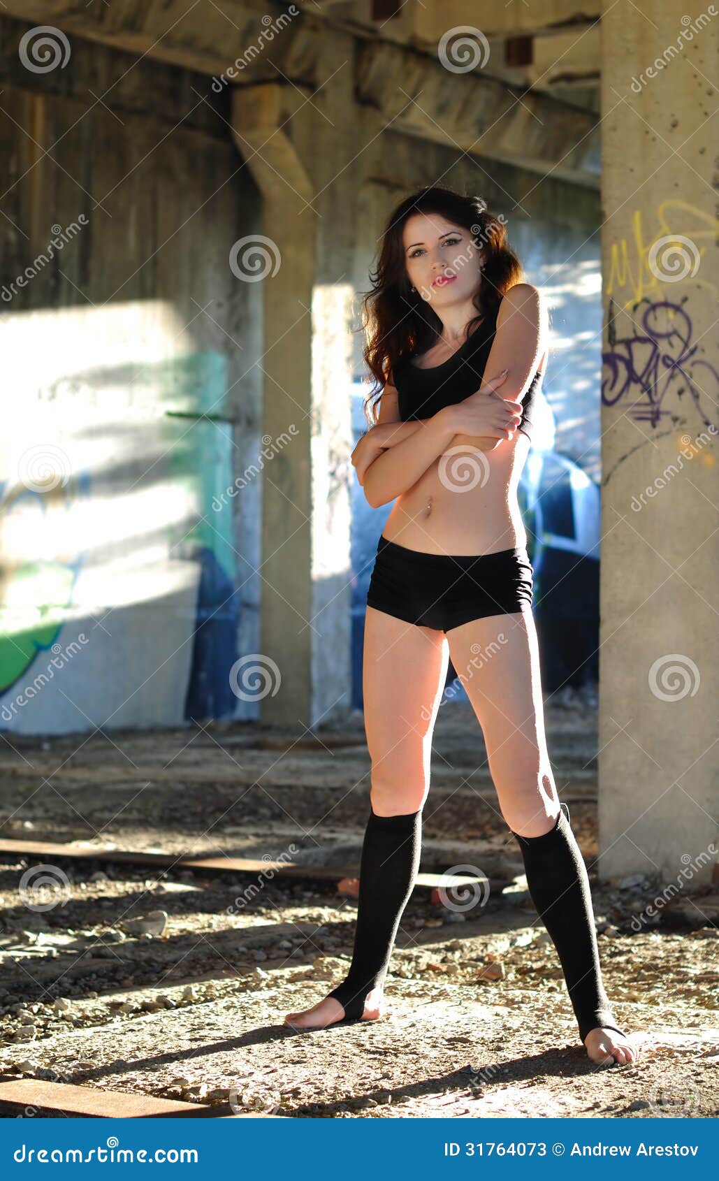 https://thumbs.dreamstime.com/z/girl-dancing-abandoned-room-dancer-31764073.jpg?ct=jpeg