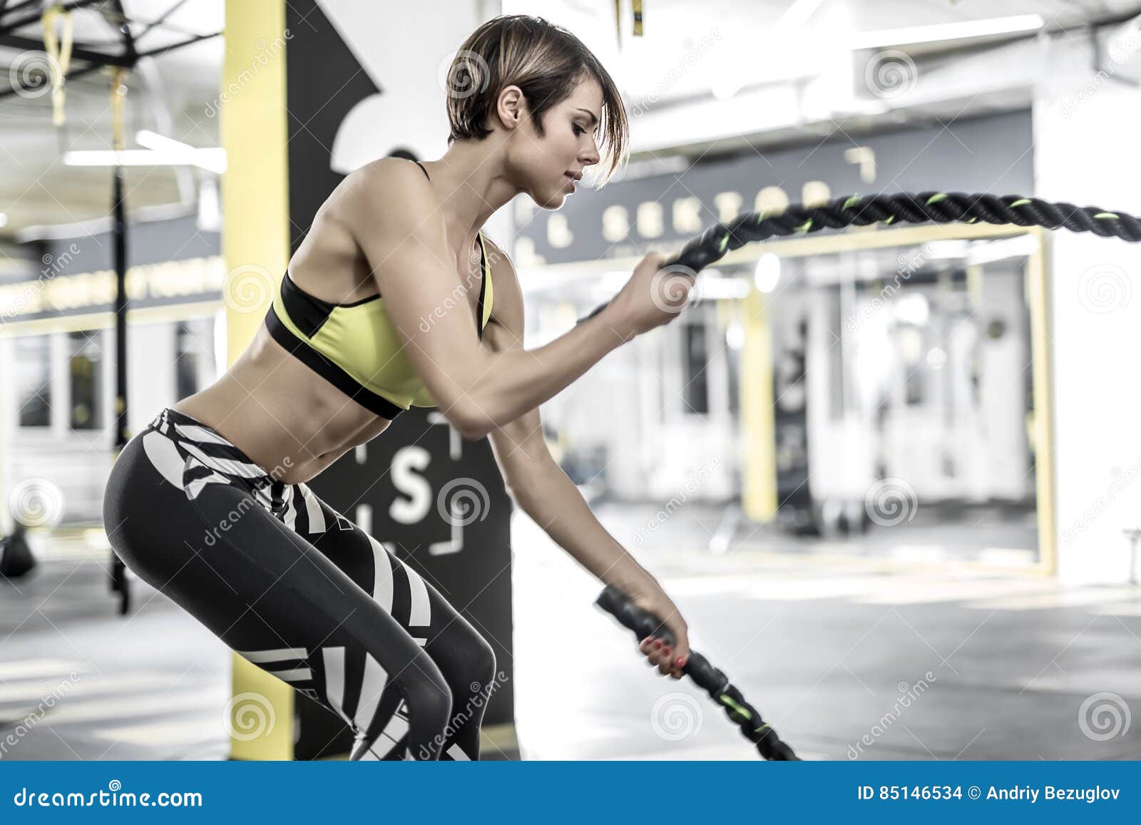 5,443 Gym Girl Pants Stock Photos - Free & Royalty-Free Stock Photos from  Dreamstime