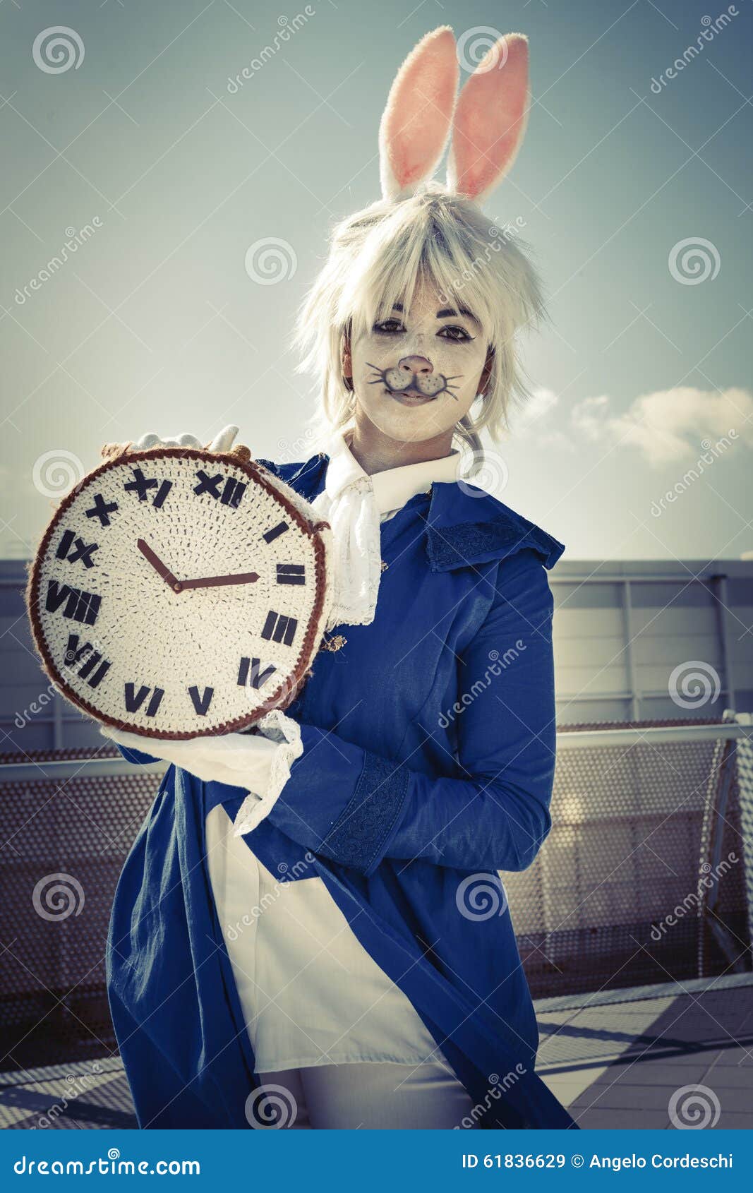 Alice In Wonderland Rabbit Clock