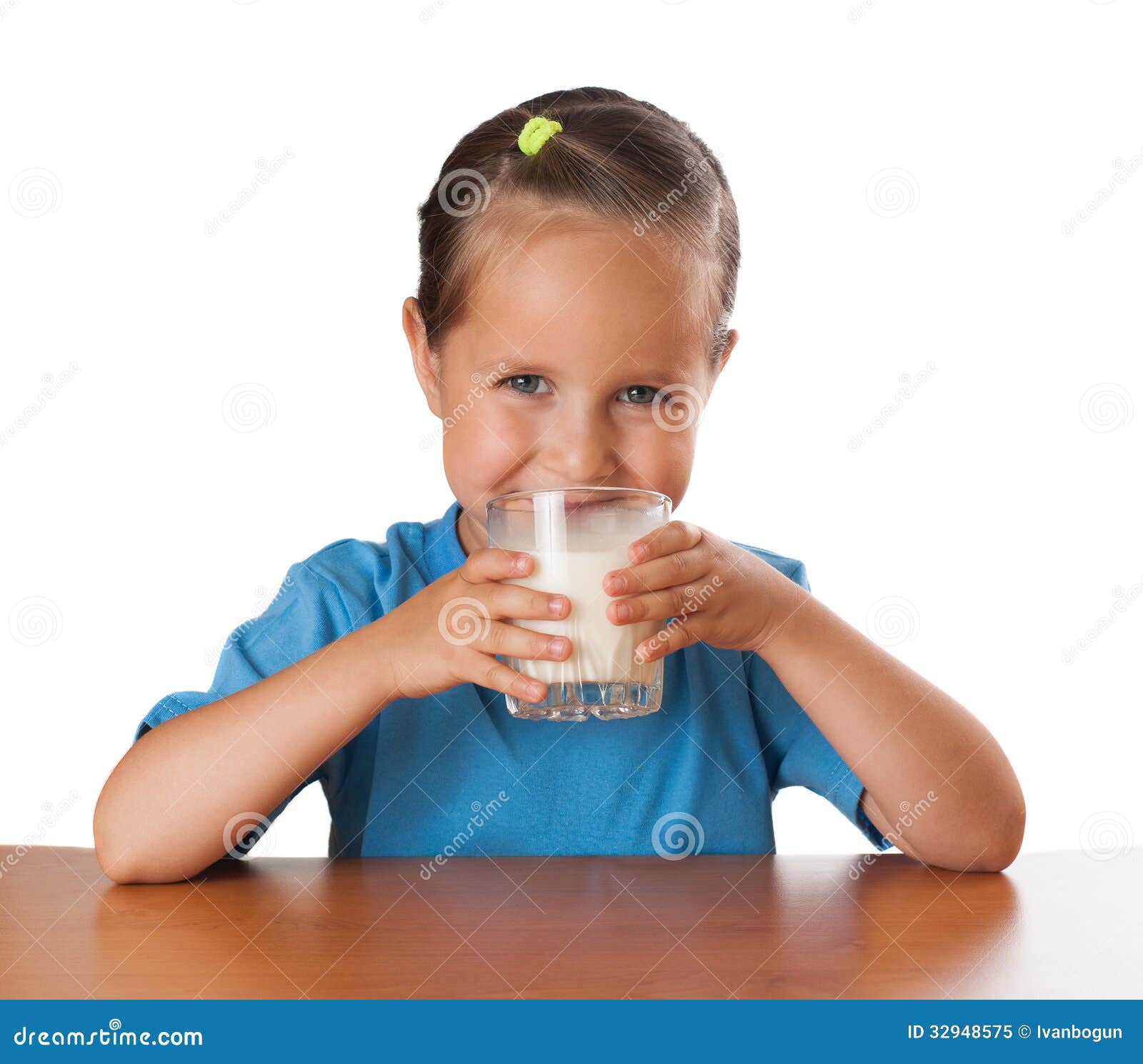 маленькая девочка пьет сперму фото 7