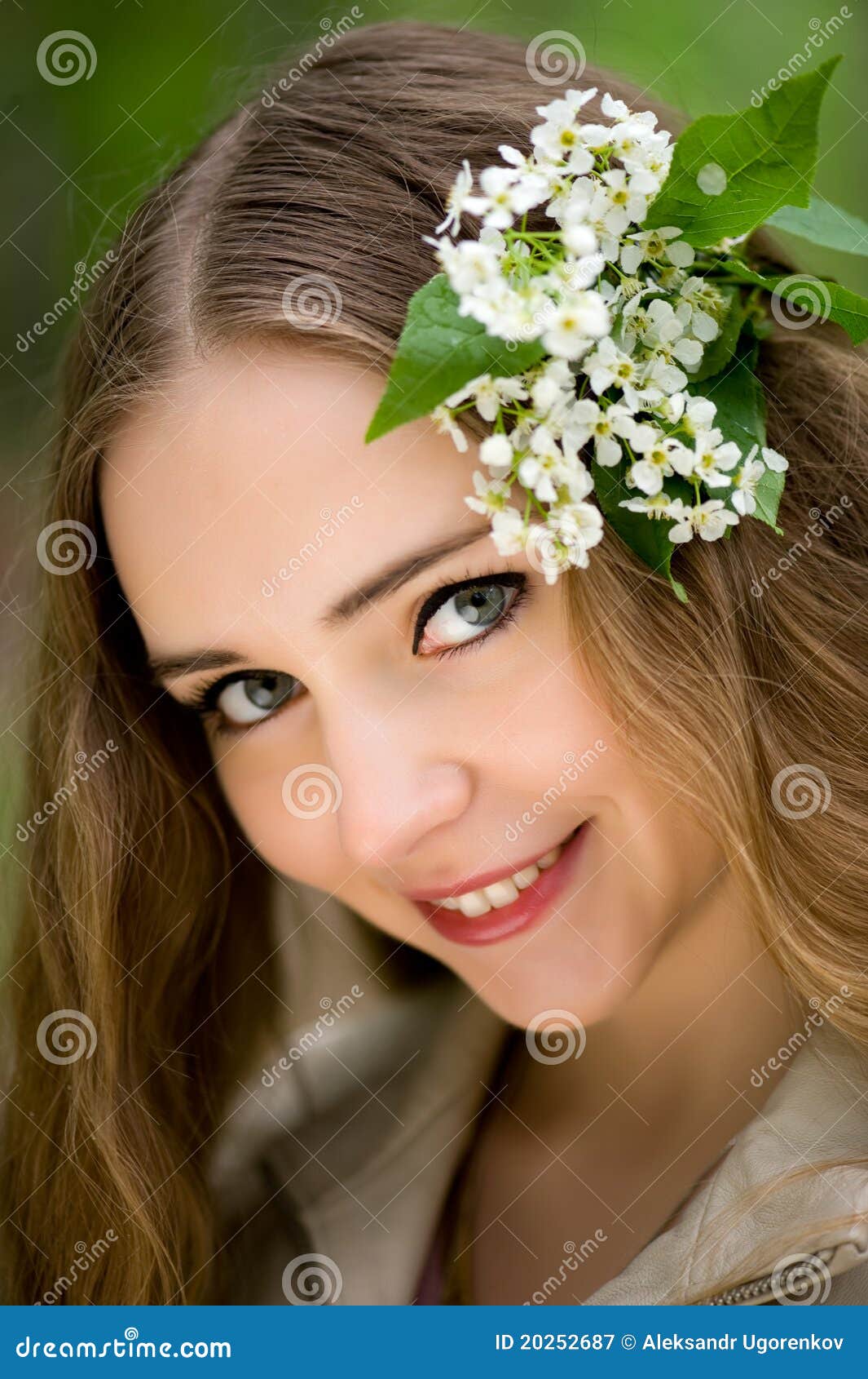 Girl With Flowers In Her Hair Royalty Free Stock 