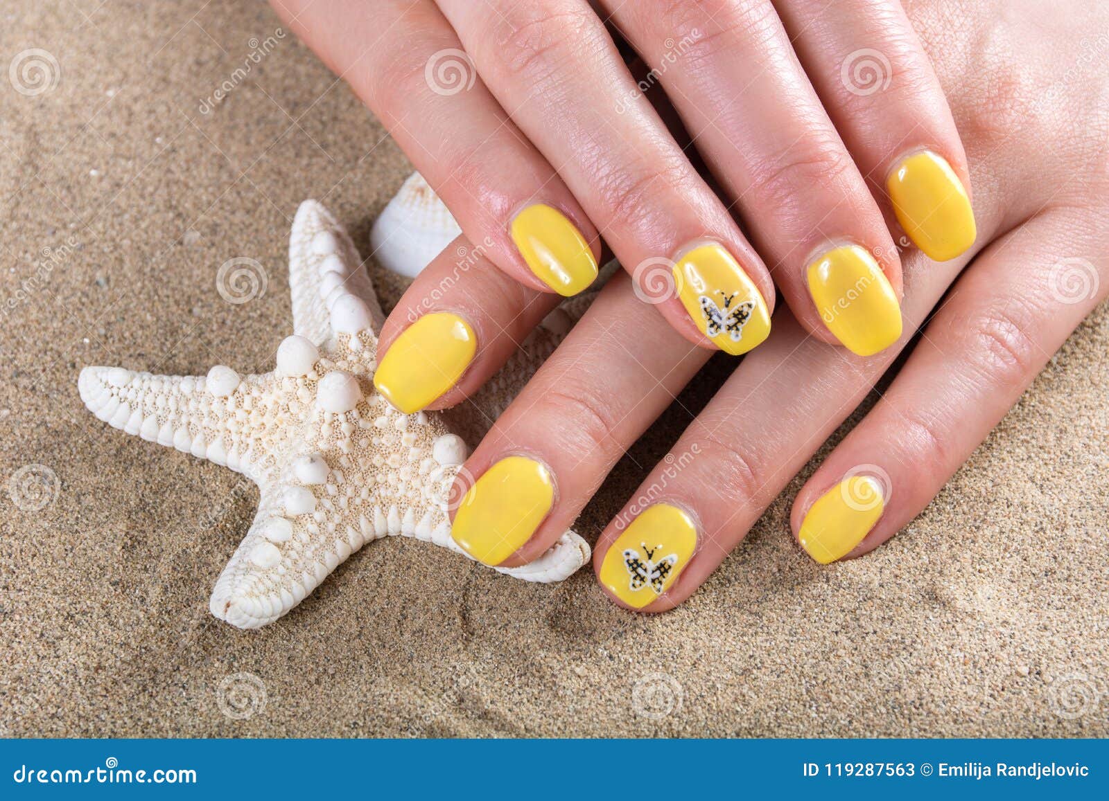 18,966 Nail Art Yellow Images, Stock Photos, 3D objects, & Vectors |  Shutterstock