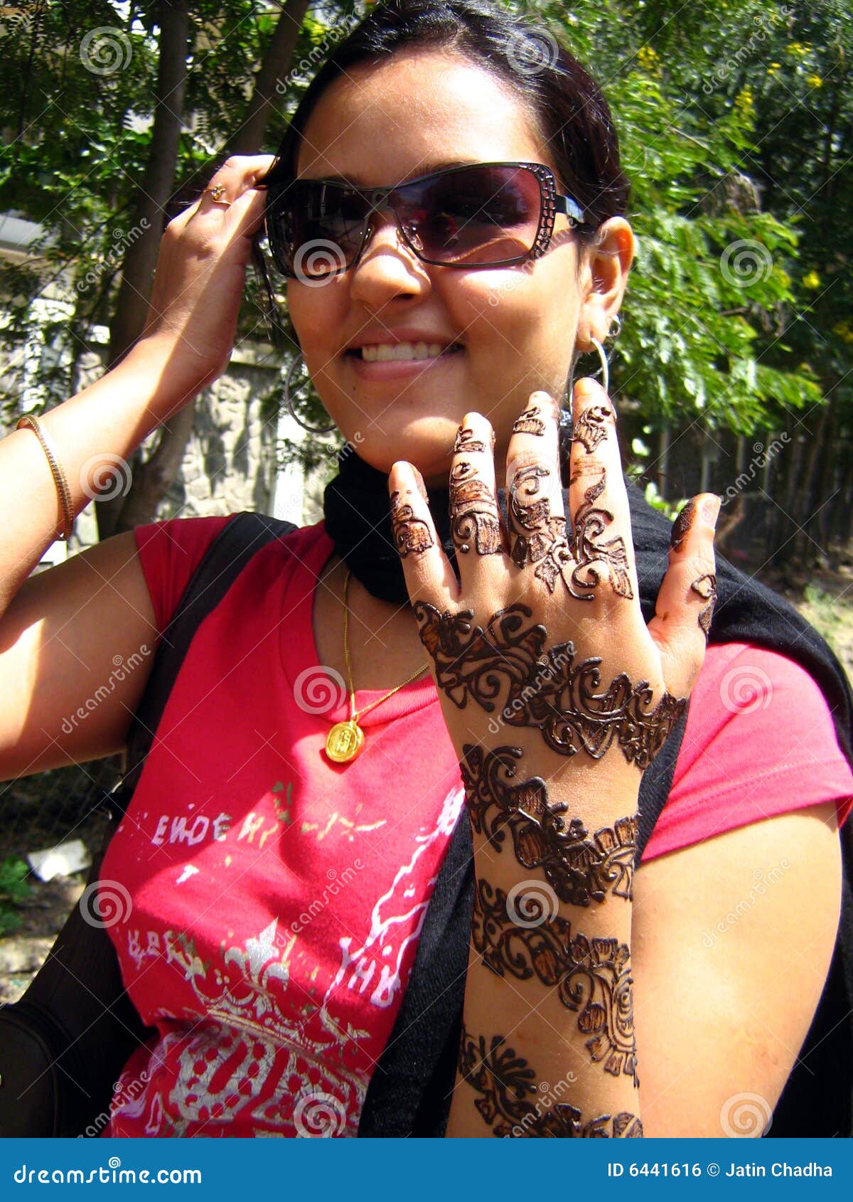 Girl Creating Henna Tattoo Design - Free Stock Photo by Mehndi Training  Center on Stockvault.net