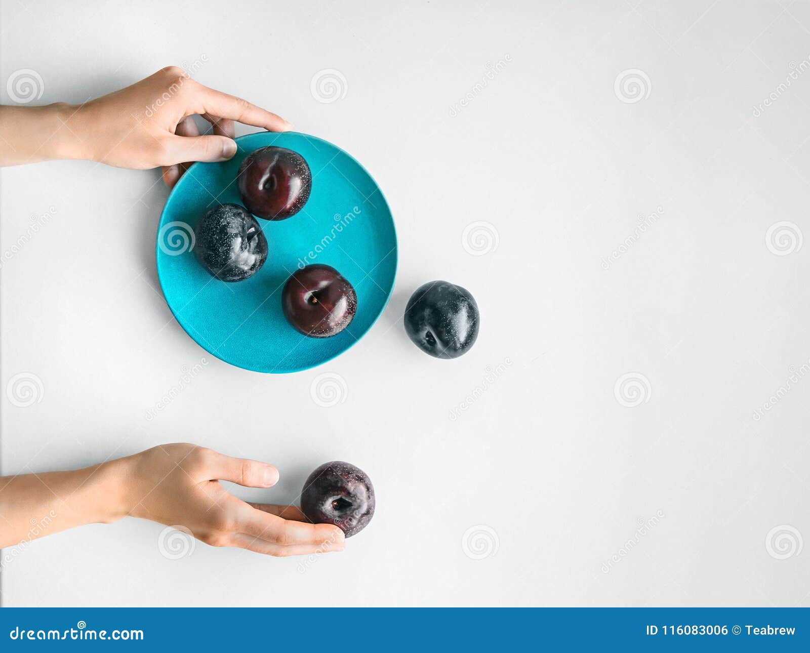 plate with plums