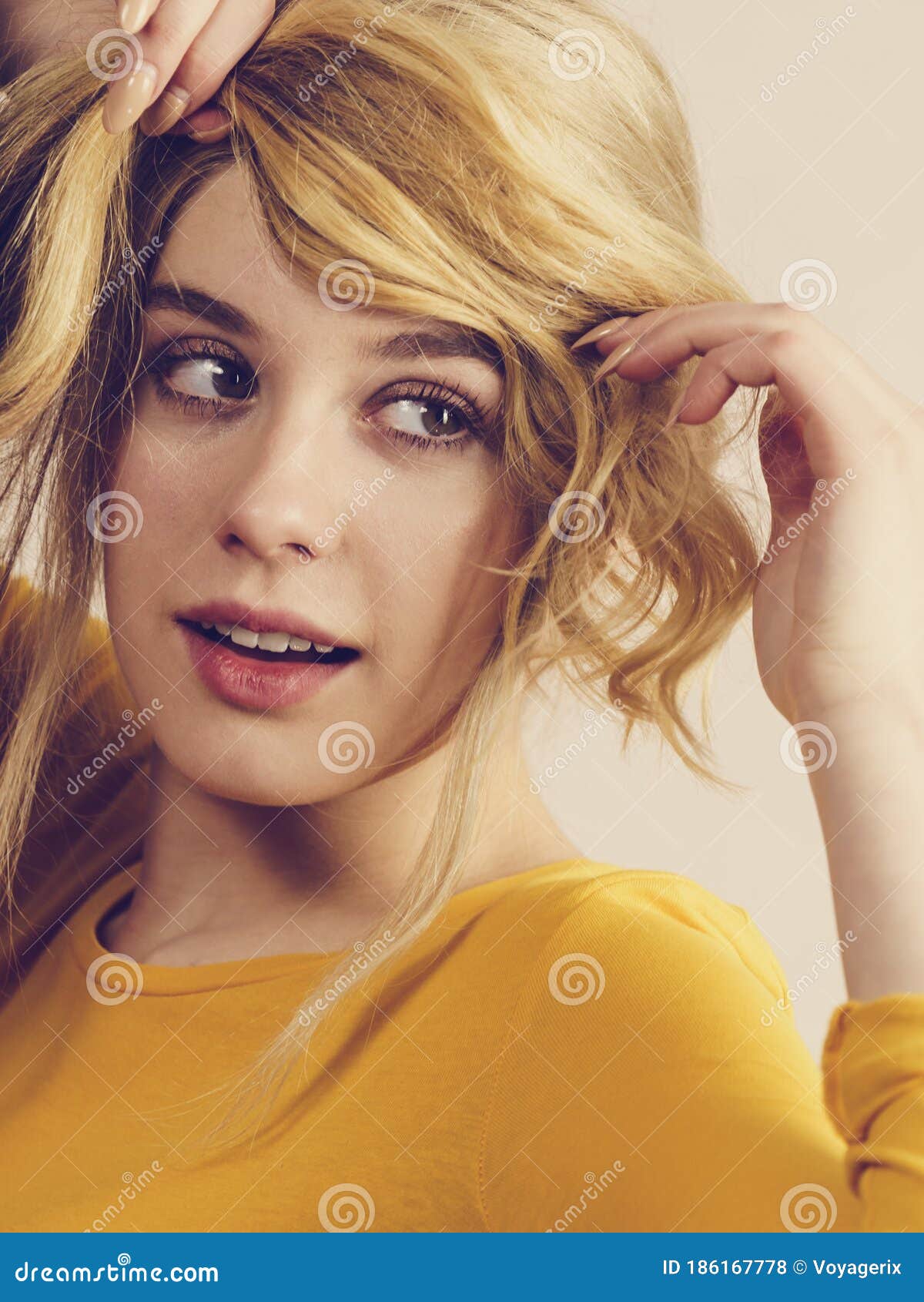 32 HQ Photos Long Blonde Hair Fringe / Full Fringe Long Hairstyles With Blonde Shades Full Dose Hair Styles Blonde Hair With Bangs Long Hair Styles