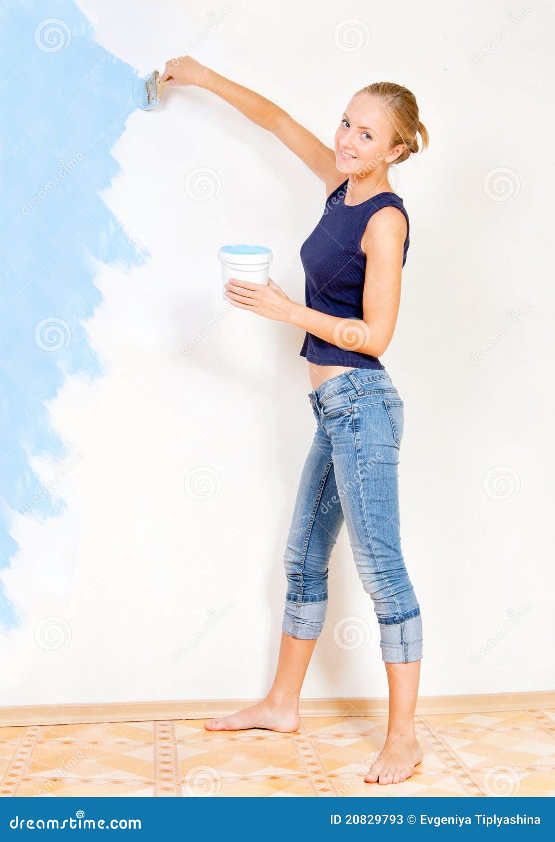 Girl painting the walls stock image. Image of laugh, happy 20829793