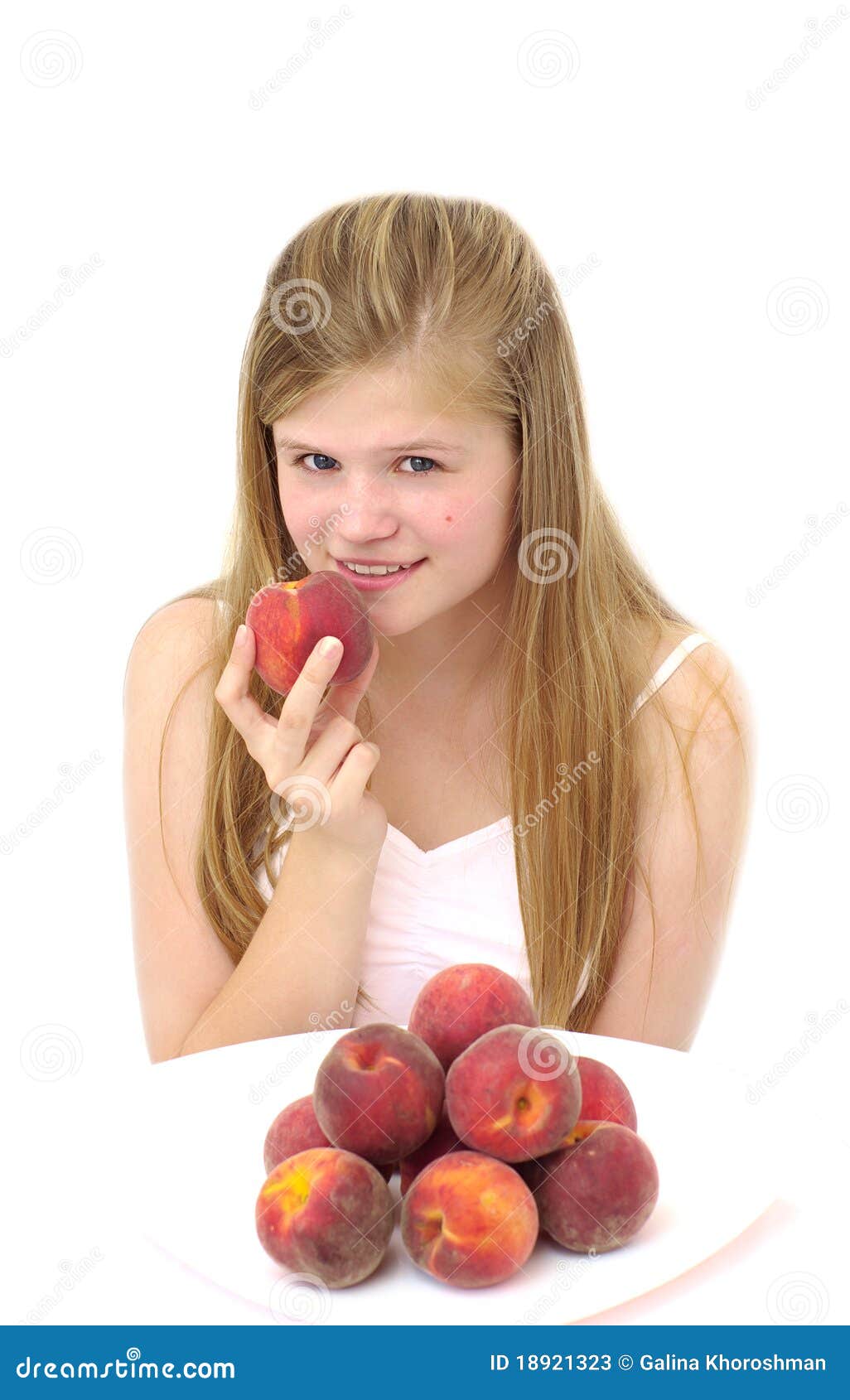 Girl with peaches stock image. Image of hair, peach, dish 18921323