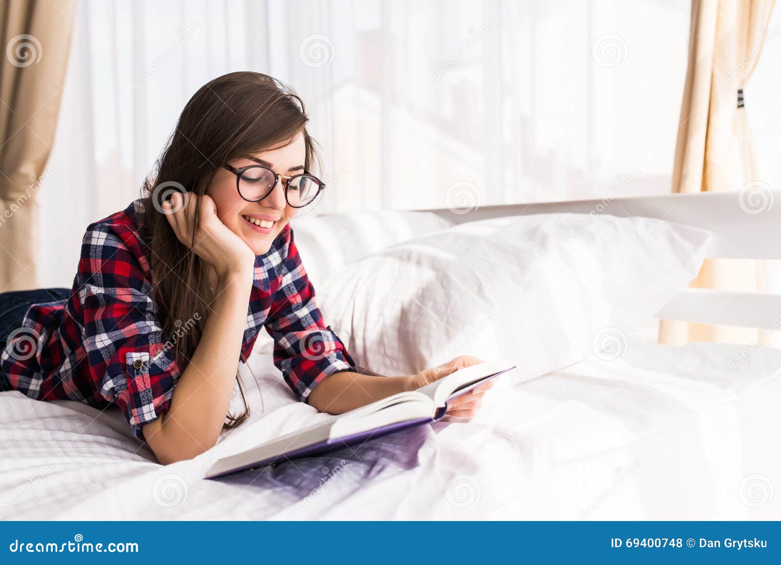 Girl Writing Book on the Bed Stock Photo - Image of leisure, closeup:  22568038