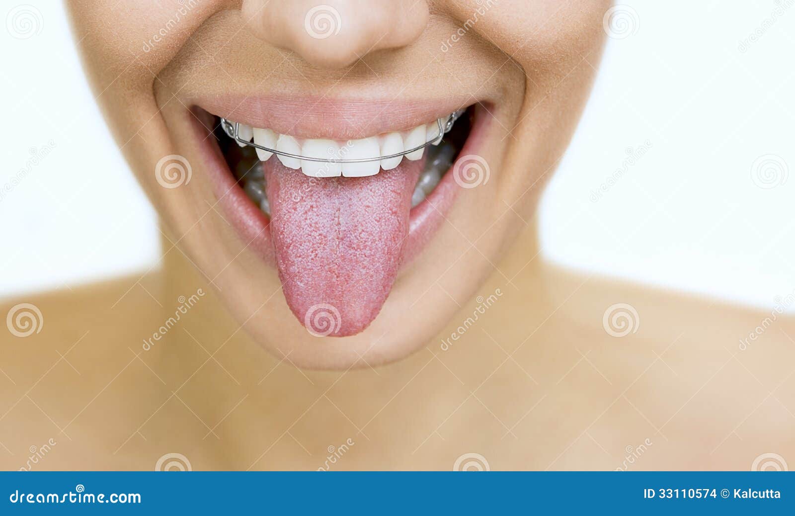 Язык высунутый изо рта