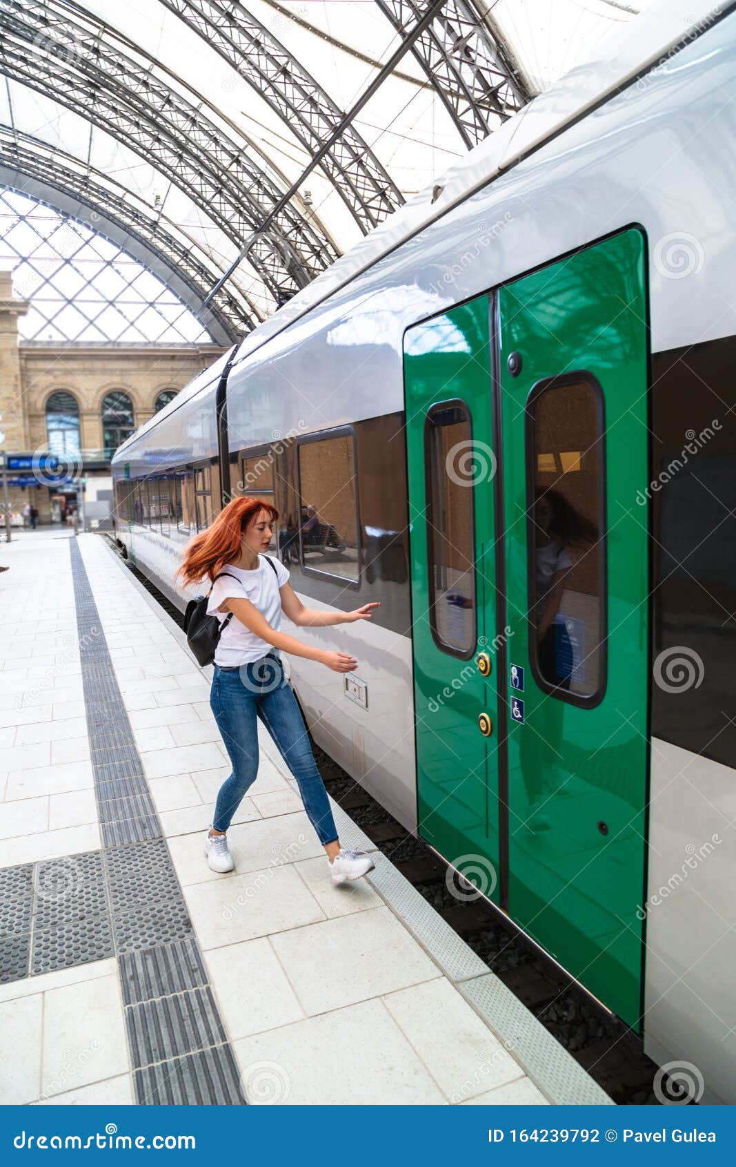 Unidentified Passengers Standing on the Doors of Running Local Train during  Rush Hours Editorial Stock Image - Image of speed, platform: 168031114