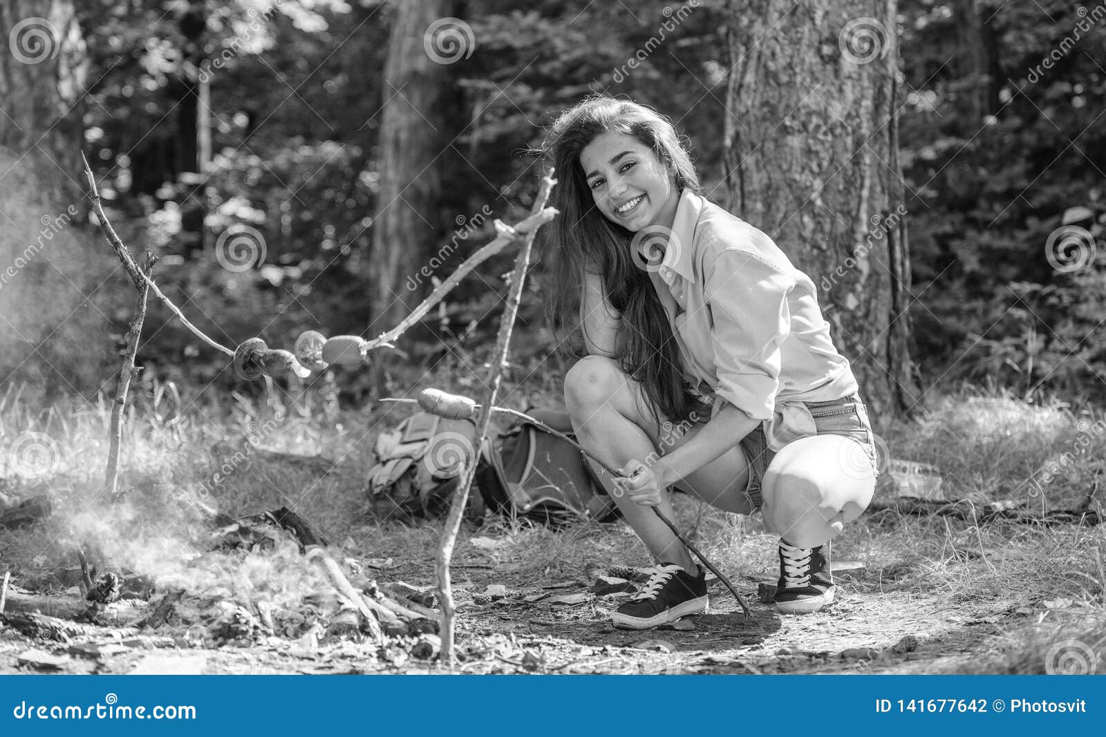 Bushy Hippiegirl Makes Love To A Tree