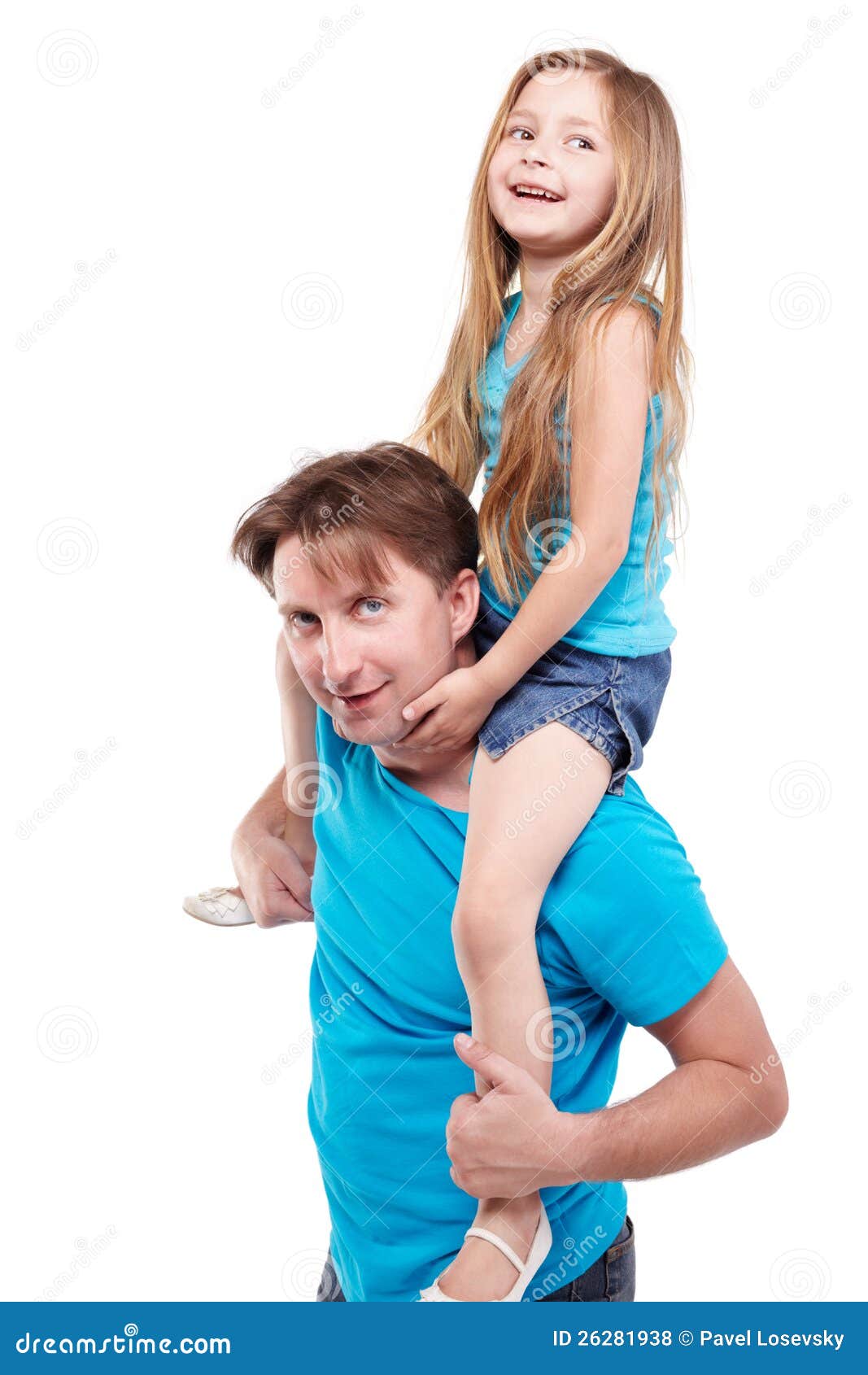 Дочка трогает отец