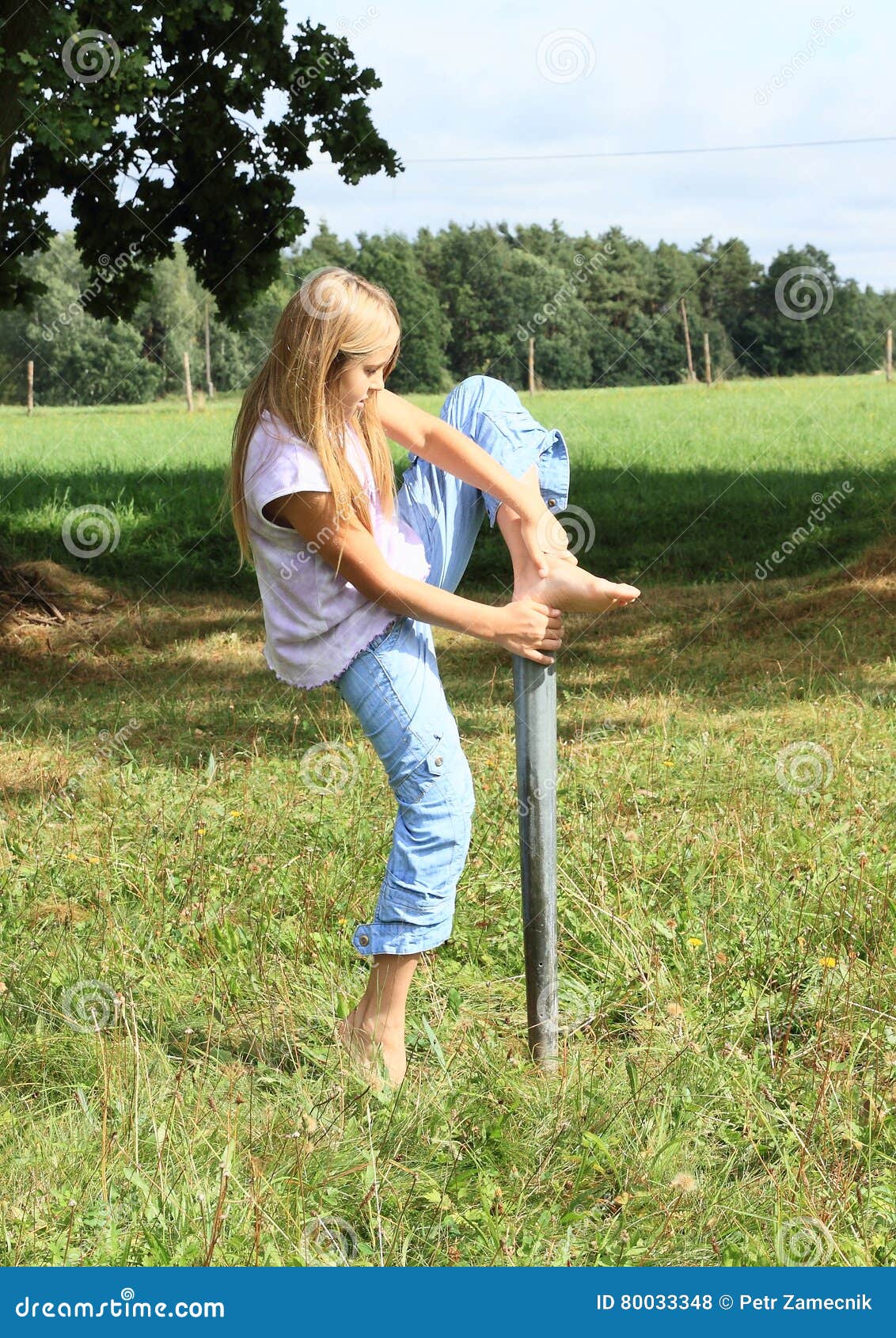 https://thumbs.dreamstime.com/z/girl-stepping-iron-pillar-barefoot-kid-young-smiling-blond-metal-meadow-to-keep-balance-80033348.jpg