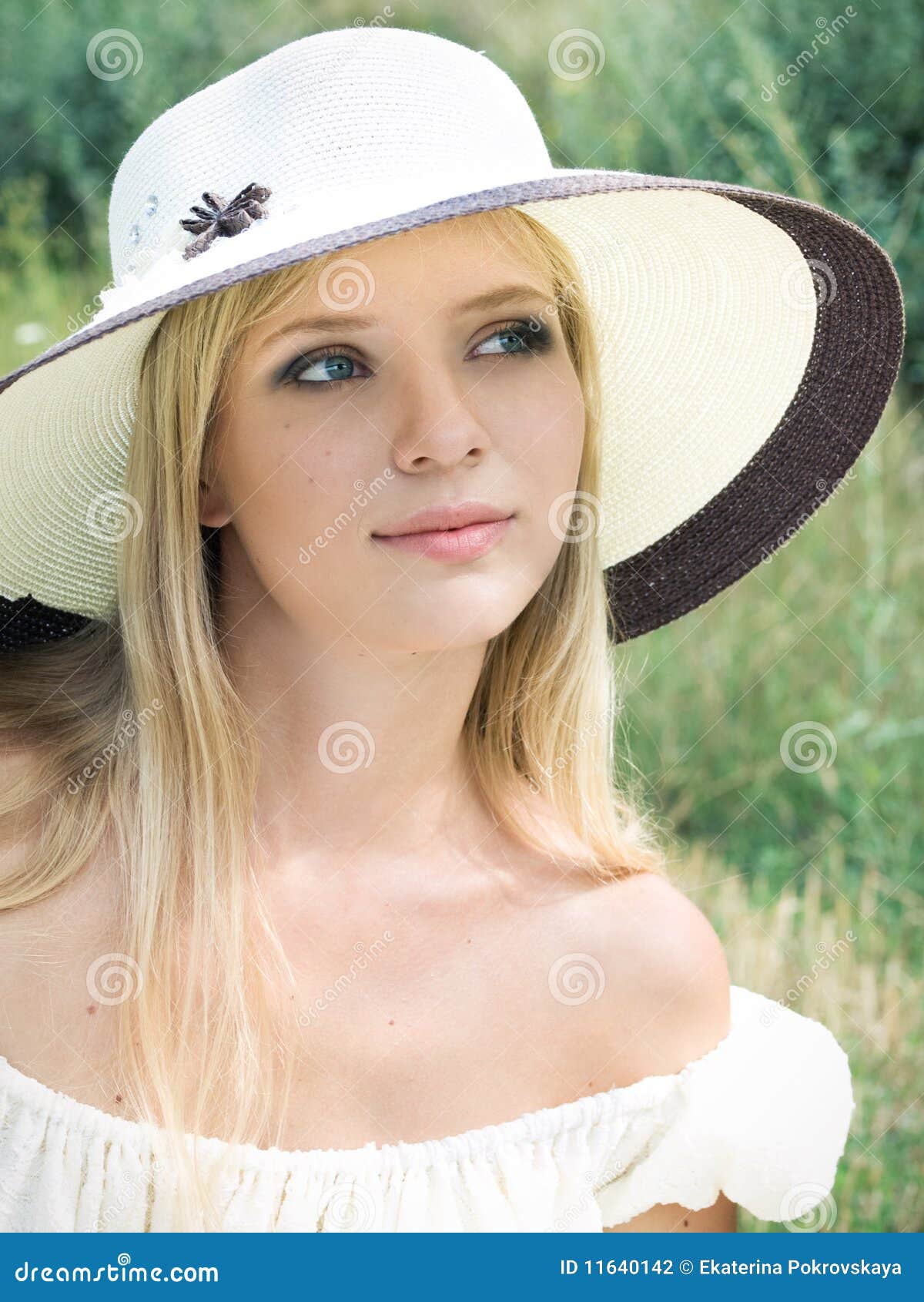 Girl with straw hat stock photo. Image of light, countryside 11640142