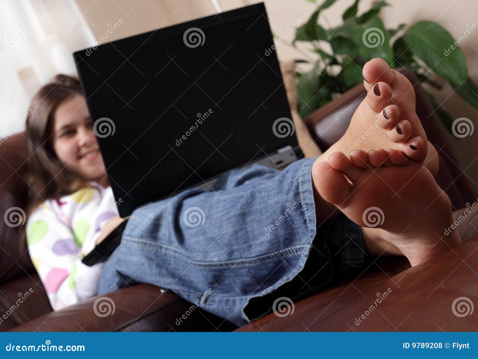 Teenie Feet