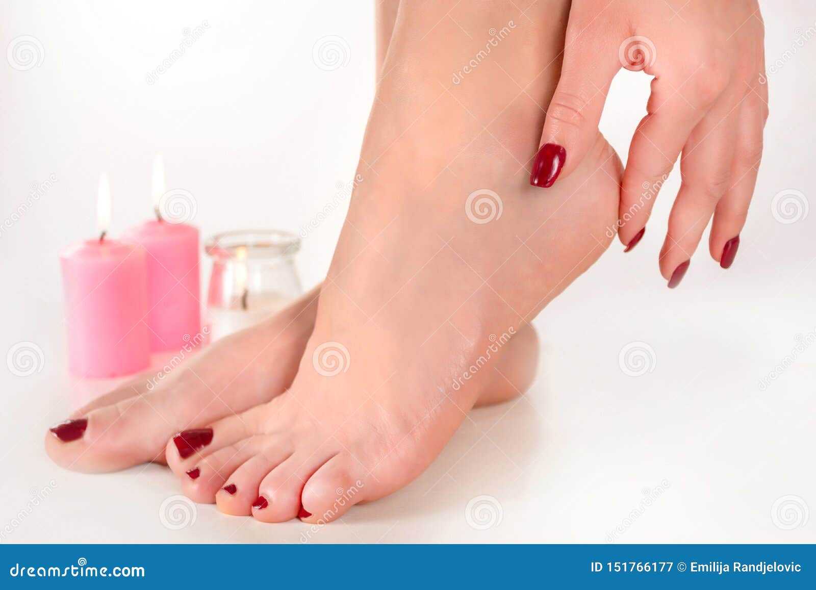 Foot problems and pain during menopause - Scholl UK