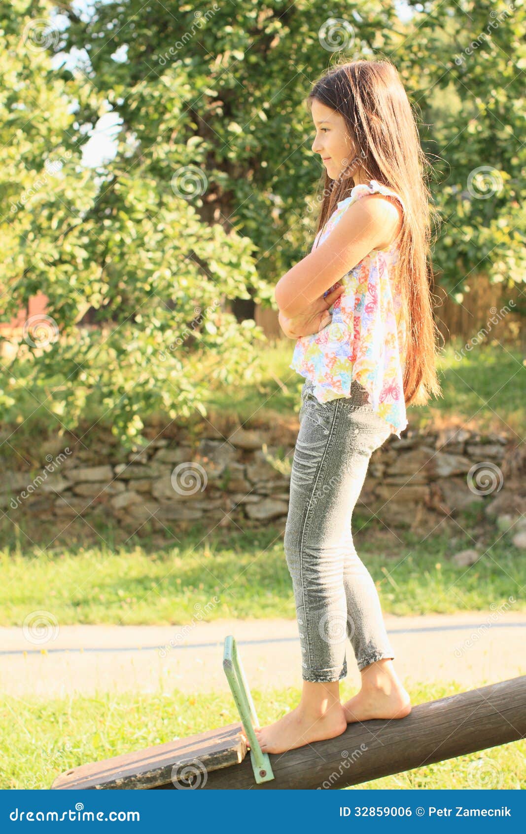 https://thumbs.dreamstime.com/z/girl-training-stability-barefoot-t-shirt-colorful-butterflies-grey-pants-wooden-swing-32859006.jpg