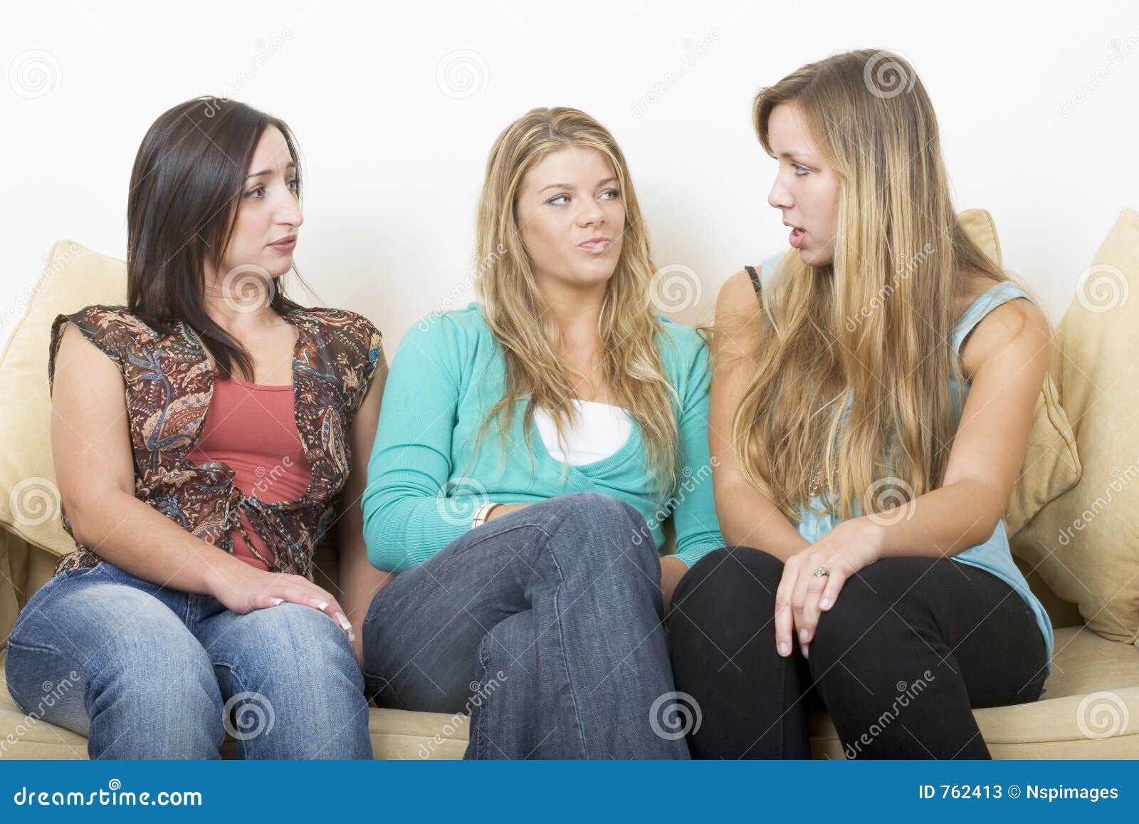 girlfriends chatting 3
