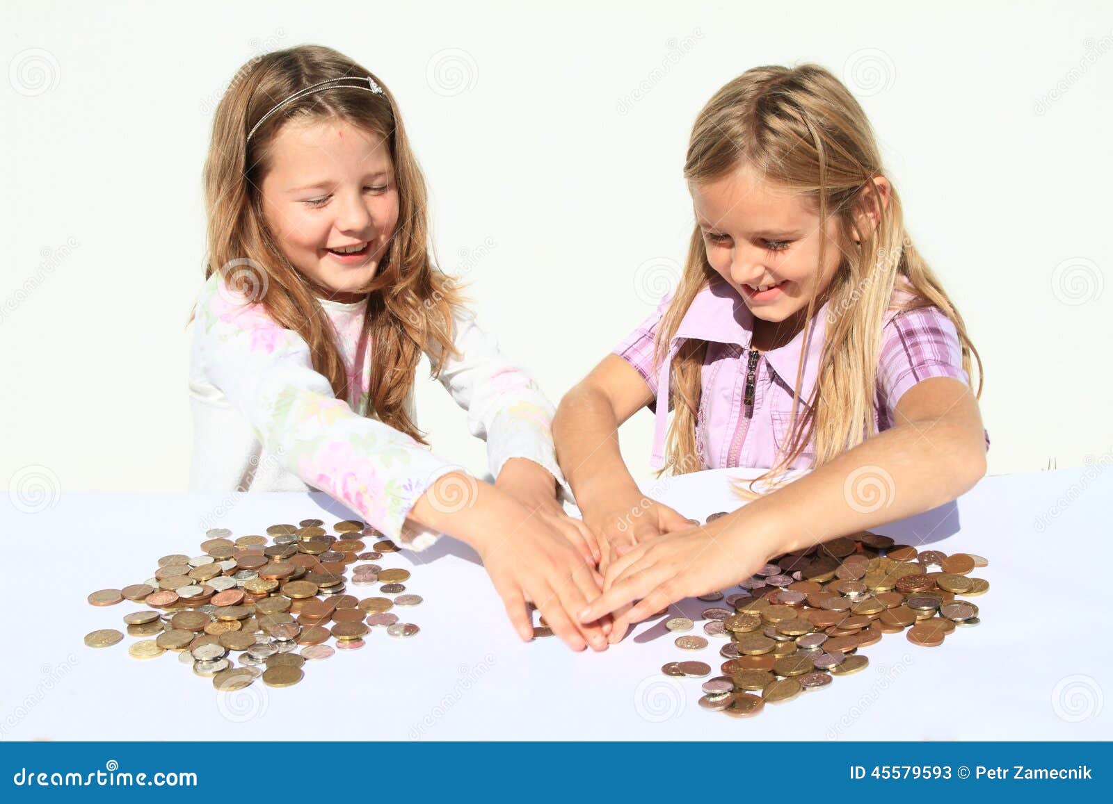 girls dividing money