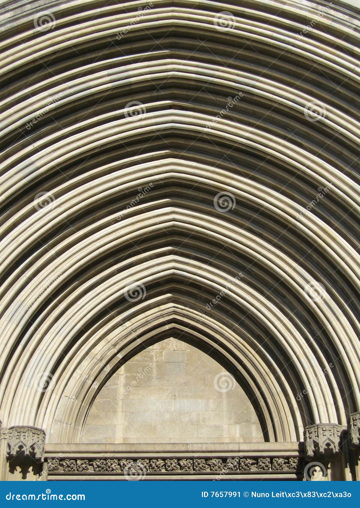 girona cathedral arc