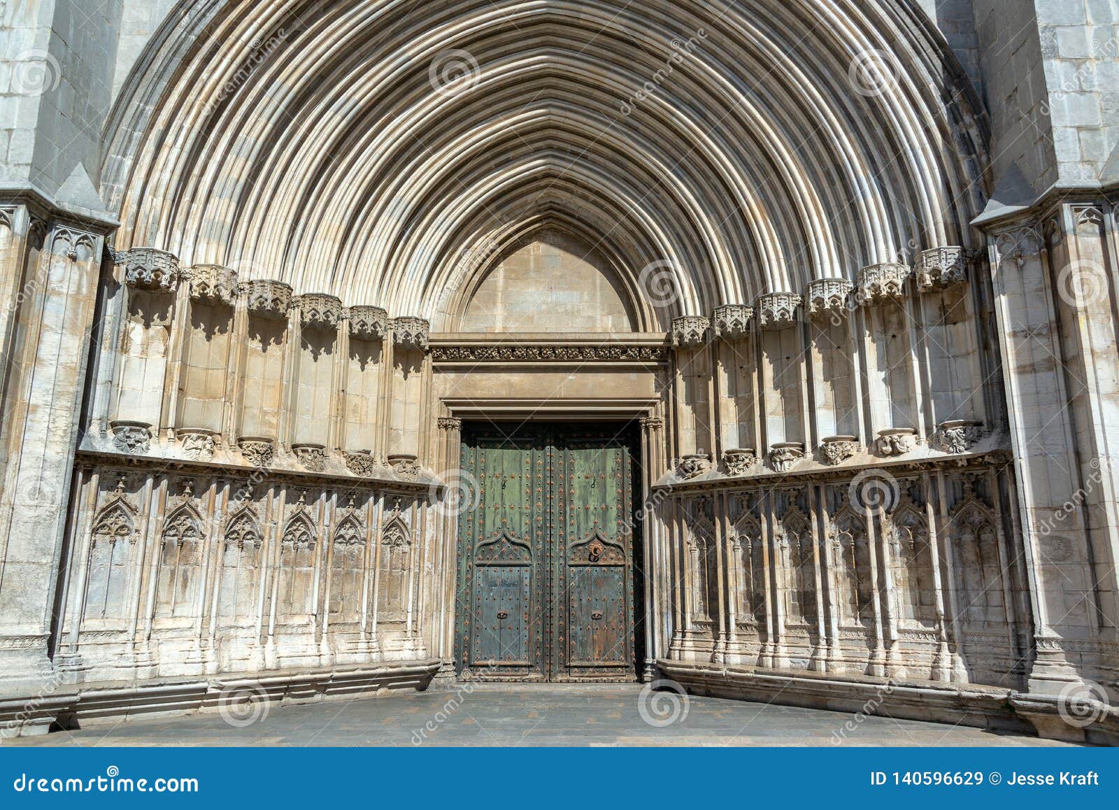 girona cathedral entrance