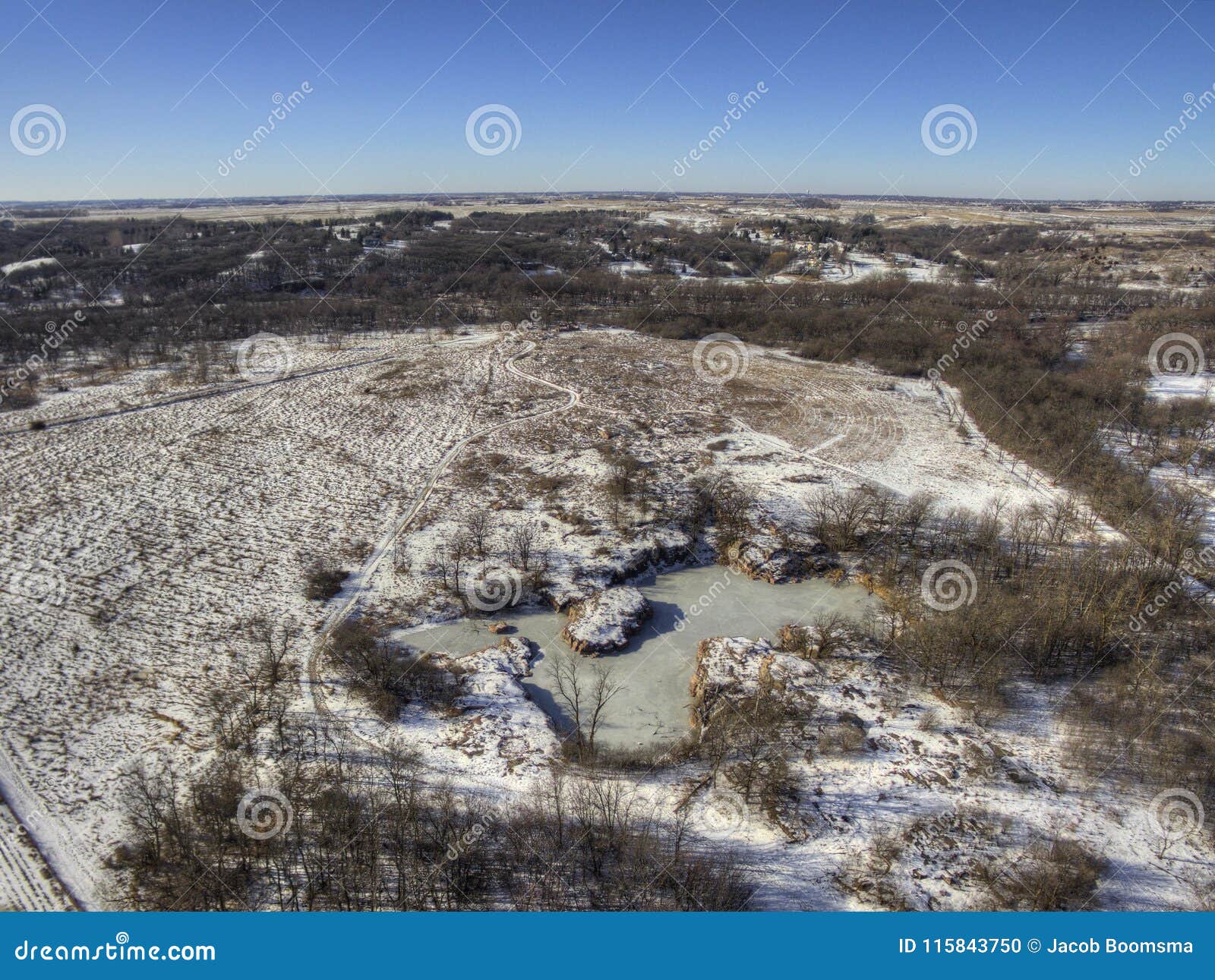 gitchee manitou is a nature preserve on the iowa/south dakota border infamous for murders of children