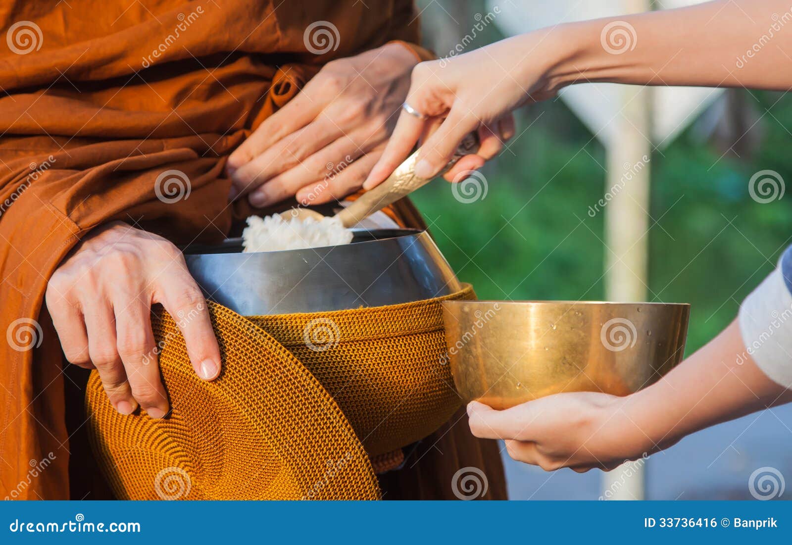 give alms to a buddhist monk