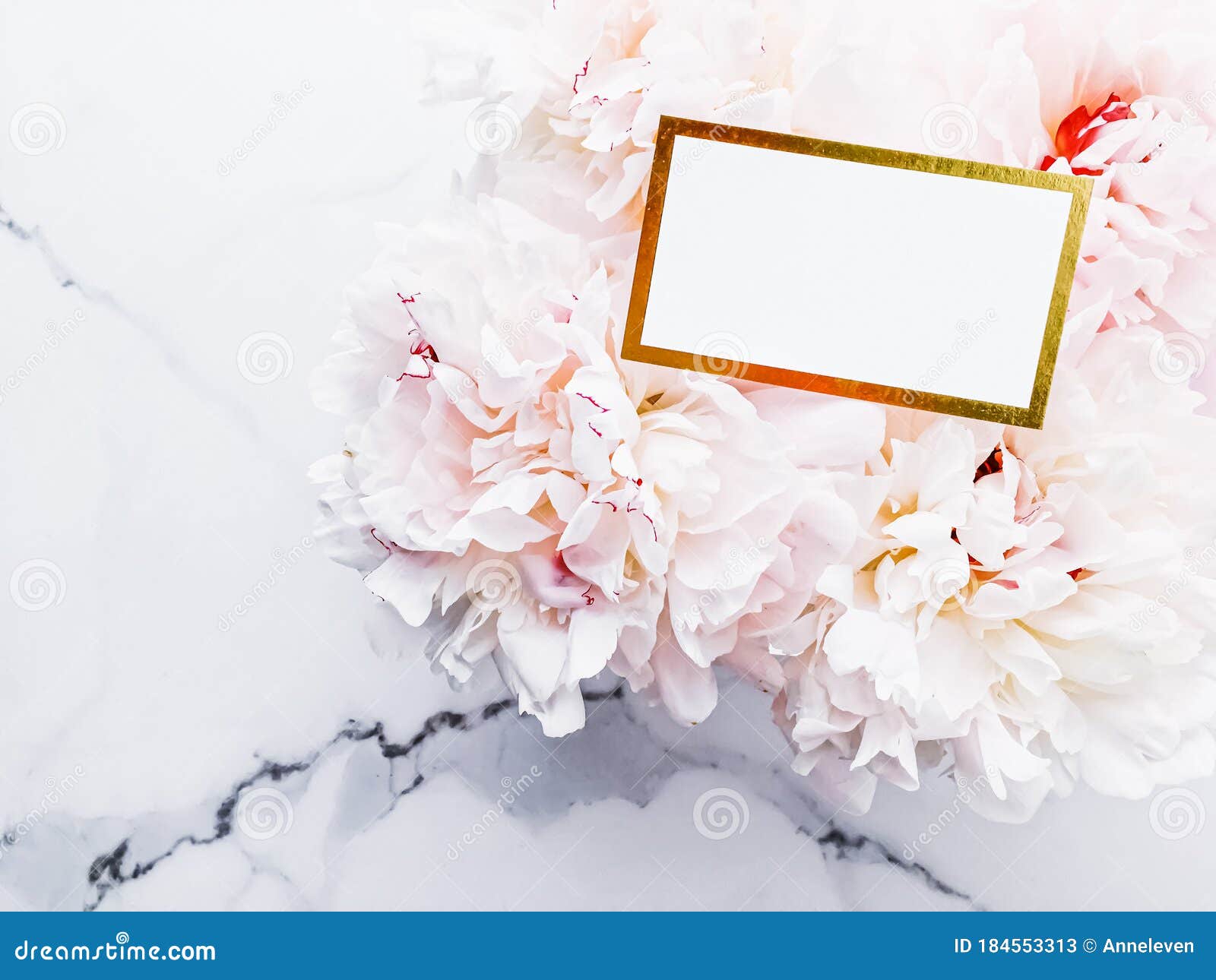 Download Glamorous Business Card Or Invitation Mockup And Bouquet ...