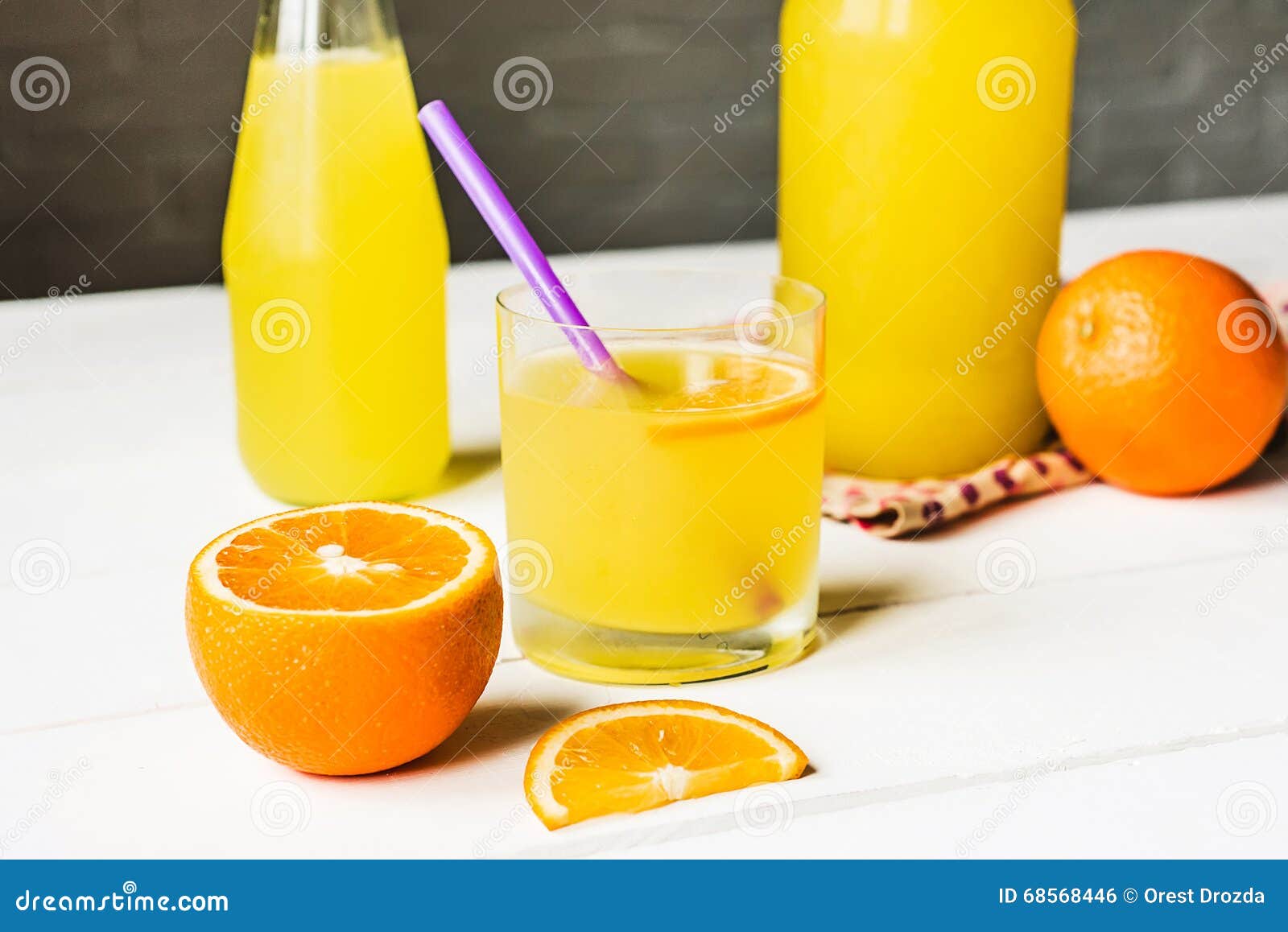 Glas Frisch Gepresster Orangensaft Stockfoto - Bild von frühstück ...