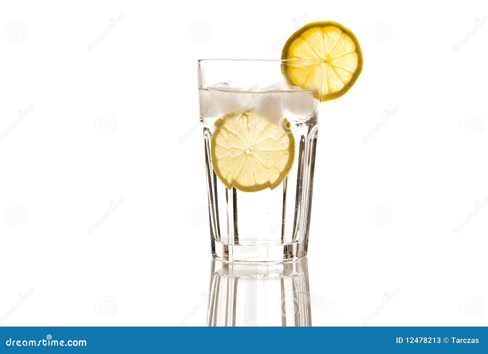 2 Gläser Miniralwasser mit Zitronenscheiben  *~* *~ 