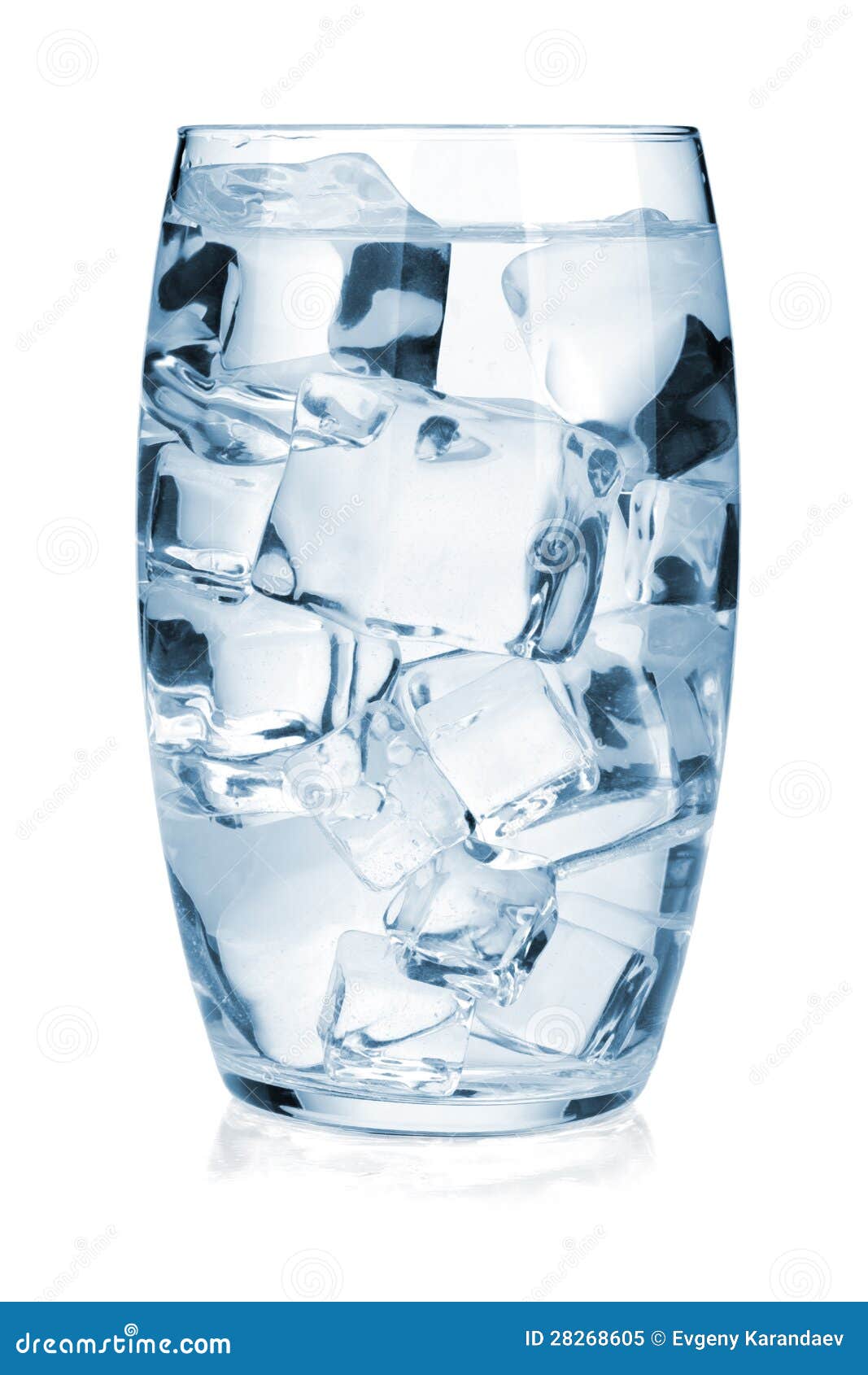 Glas zuiver water ijs stock afbeelding. Image of voorwerp - 28268605