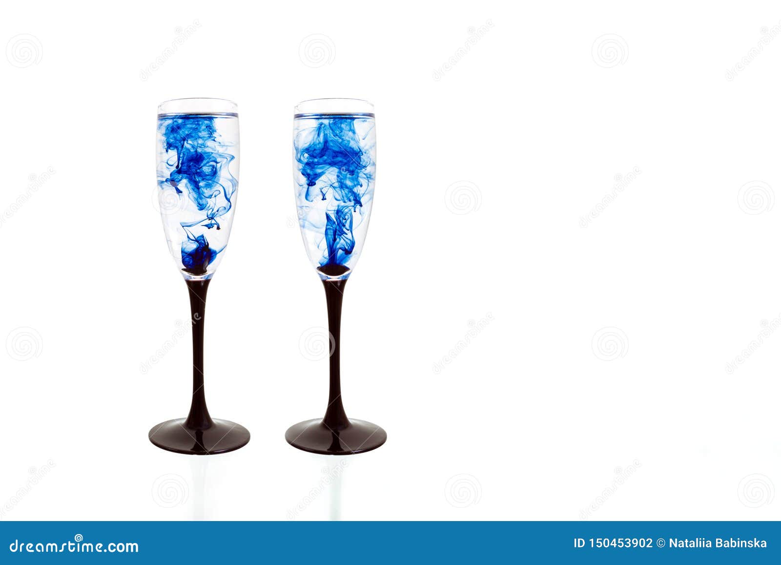 glass black blue wine white background close up fougere paint smoke streak two