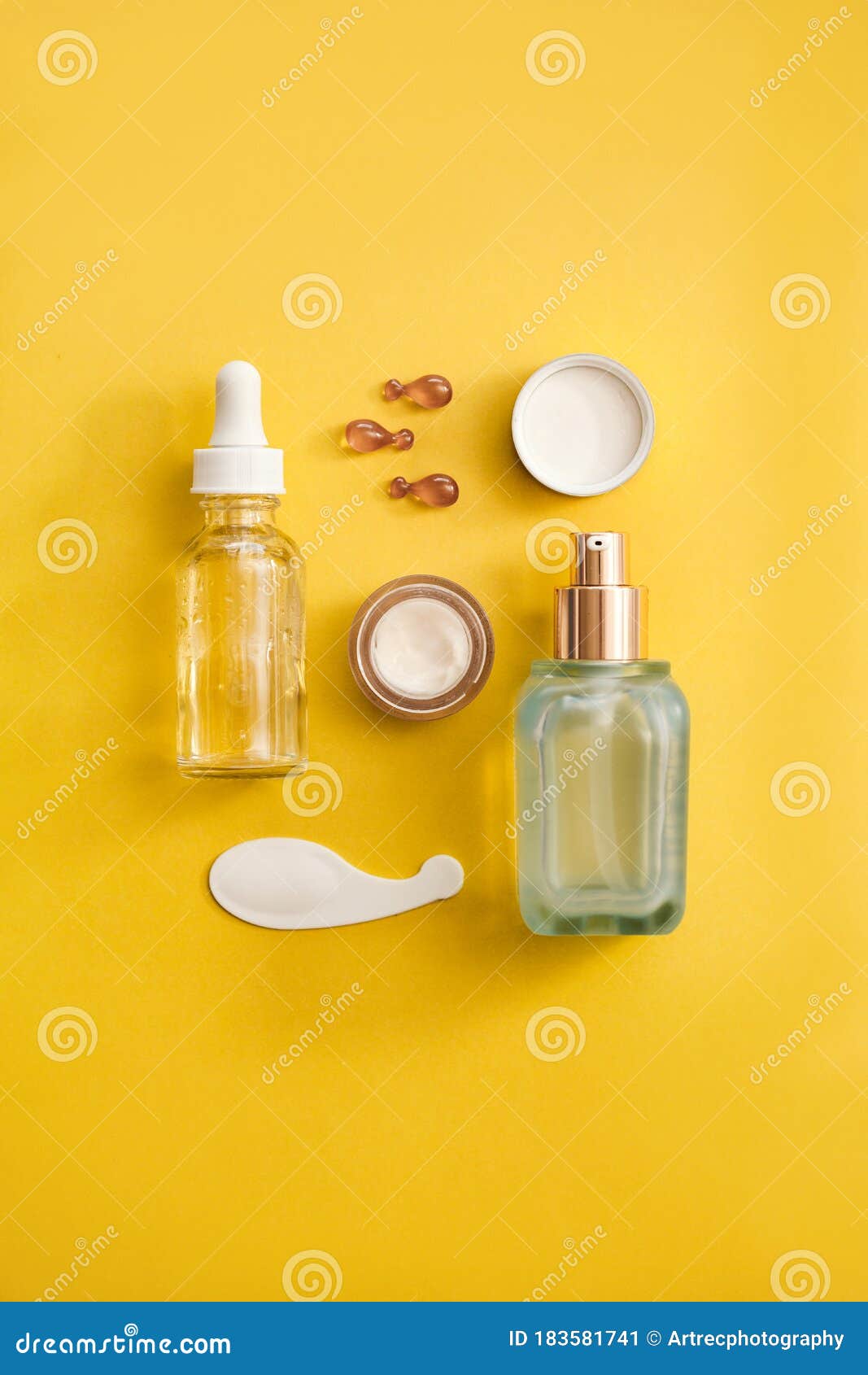 Download 38 205 Glass Oil Yellow Photos Free Royalty Free Stock Photos From Dreamstime Yellowimages Mockups