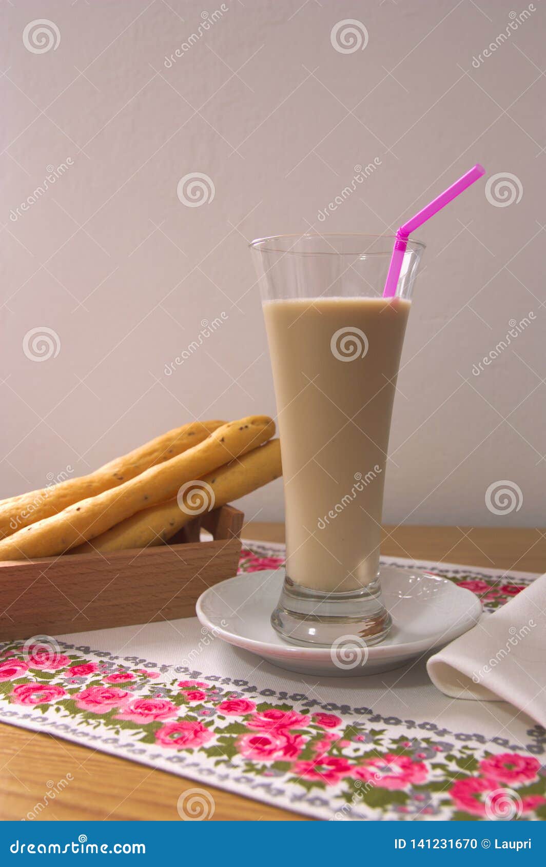 glass of horchata dessert typical of valencia