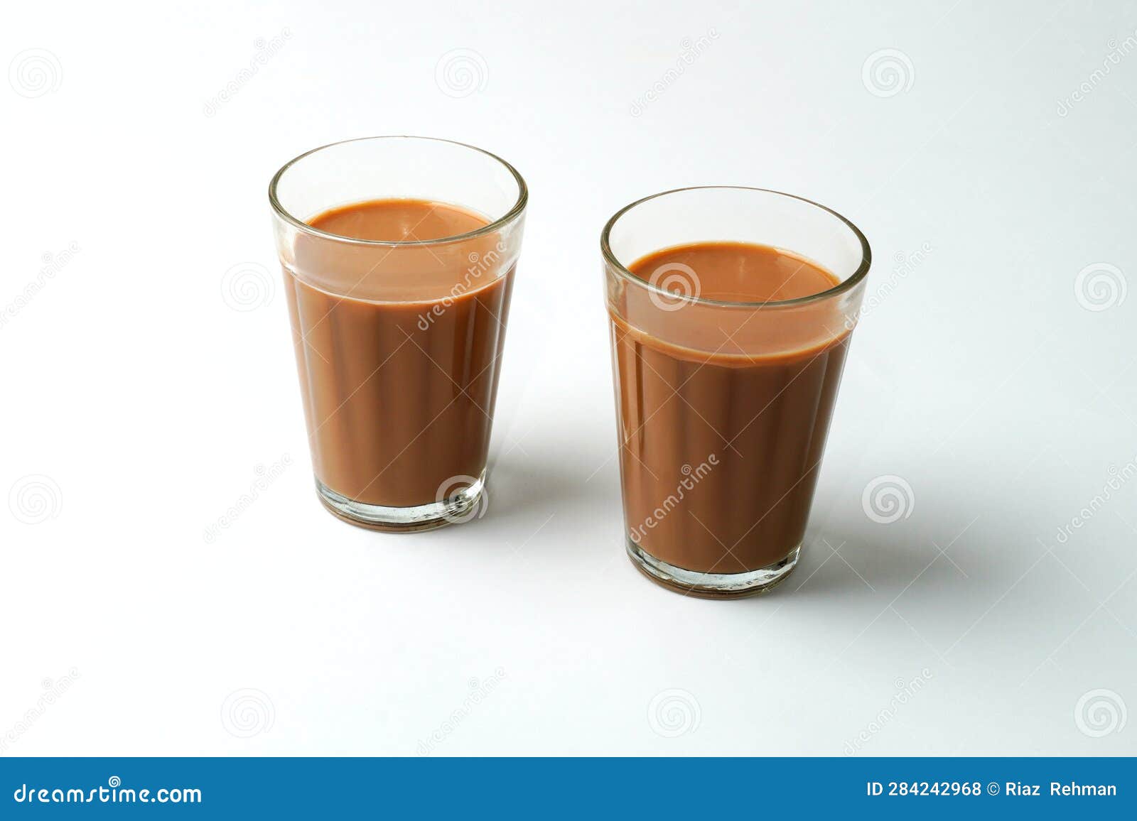 https://thumbs.dreamstime.com/z/glass-karak-milk-tea-chai-also-known-as-masala-simply-popular-beverage-originating-indian-subcontinent-made-284242968.jpg