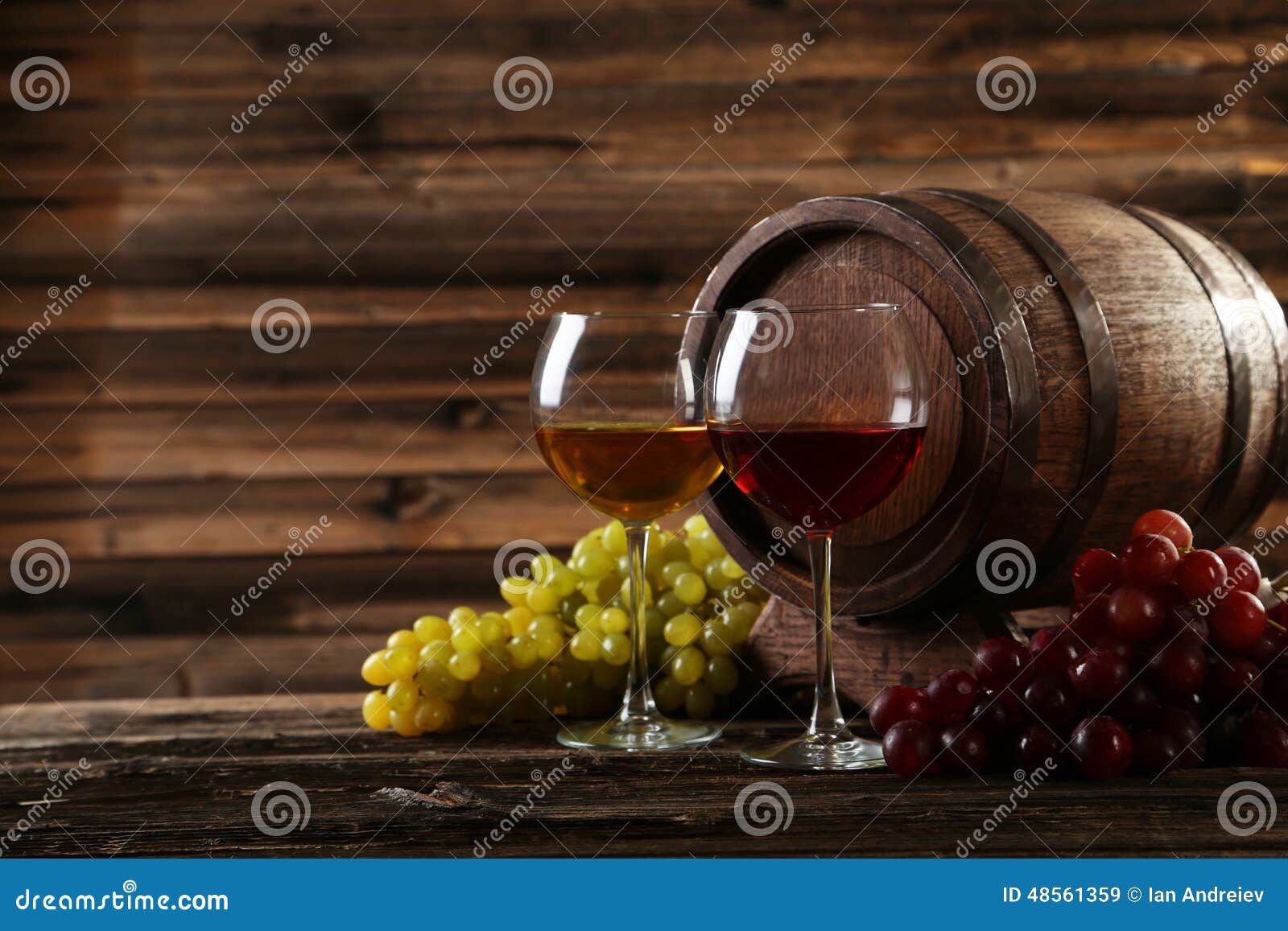 Glass of Red and White Wine with Grapes on the Brown Wooden Background ...