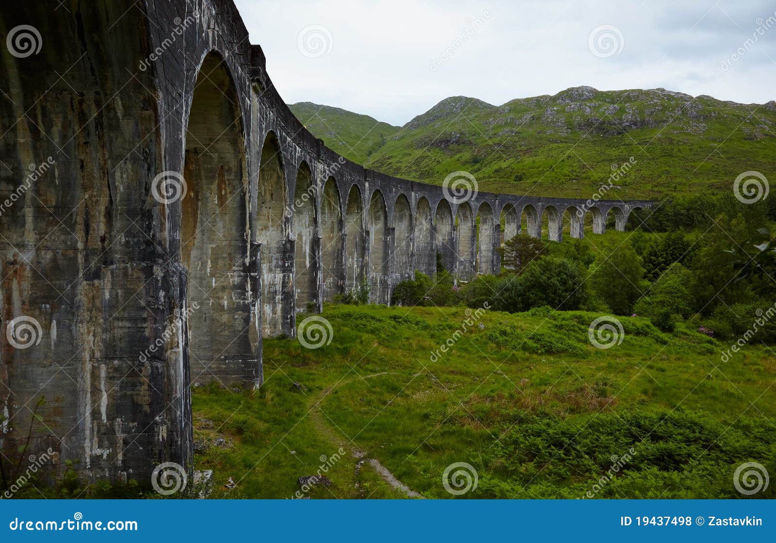 Glenfinnan Viaduct stock photo. Image of britain, landscape 19437498