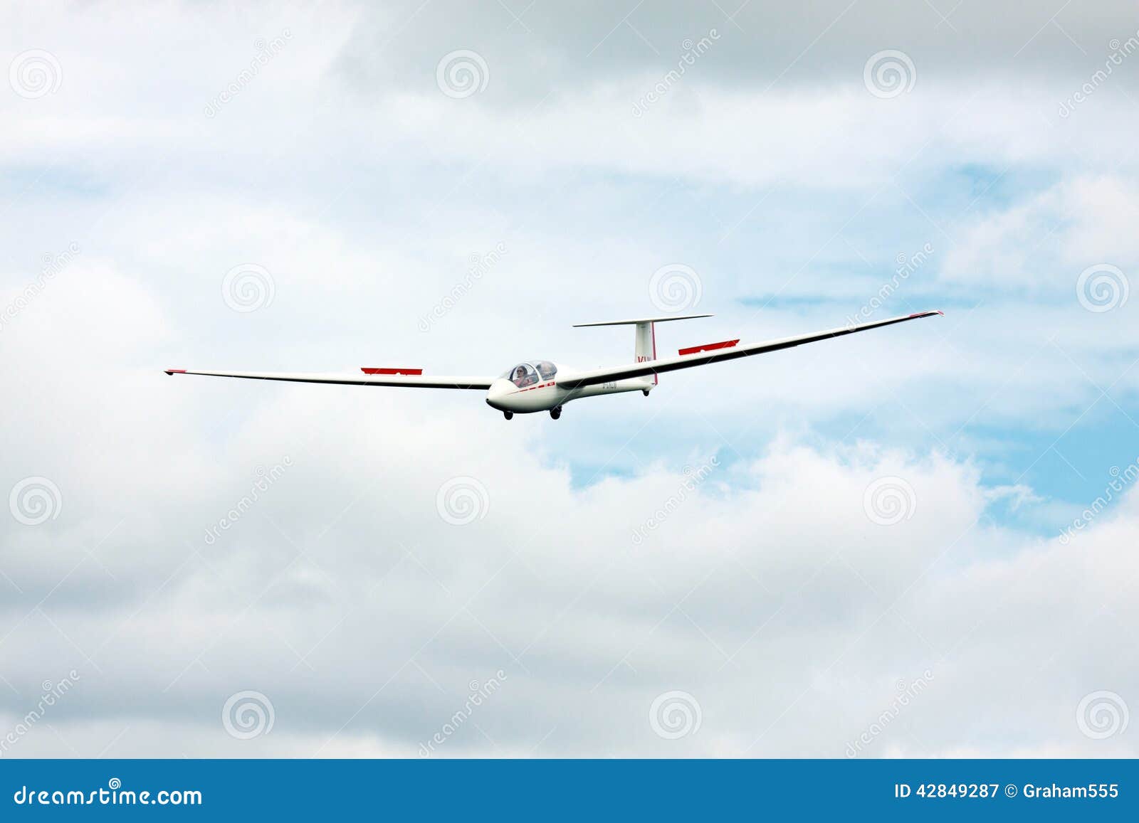 Glider in flight editorial photography. Image of coming 42849287