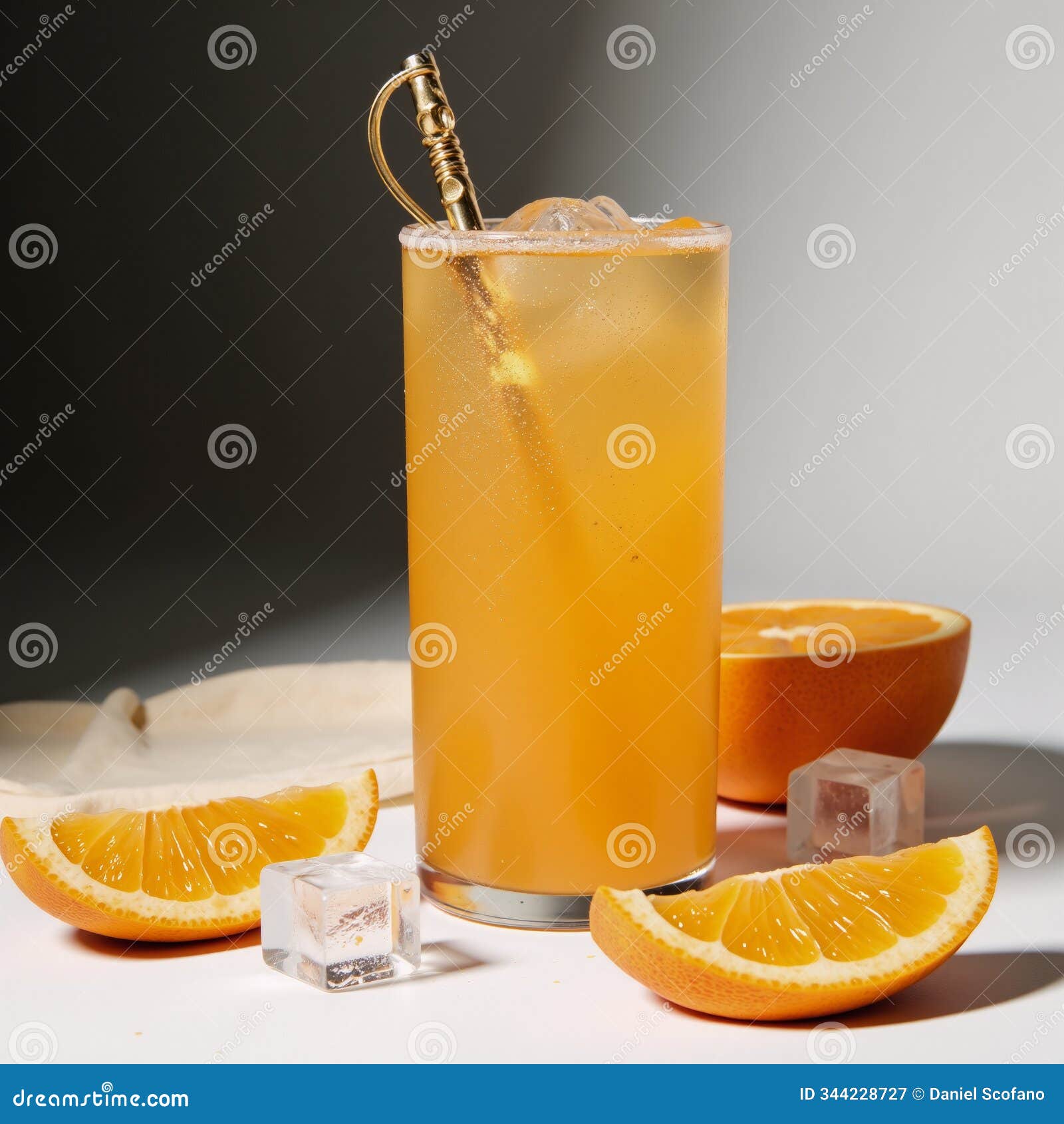 a glittering mix of orange juice liqueur and sparkle cocktail