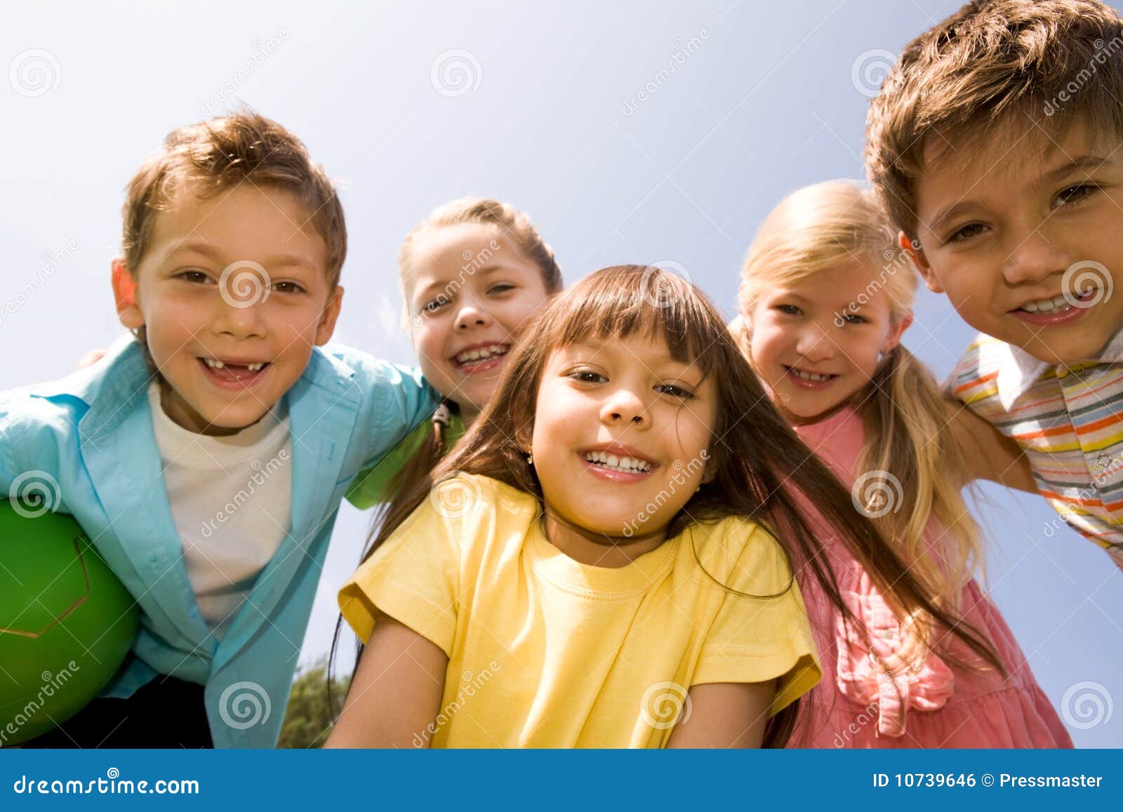 Glückliche Kinder stockfoto. Bild von mädchen, nett, lachen - 10739646